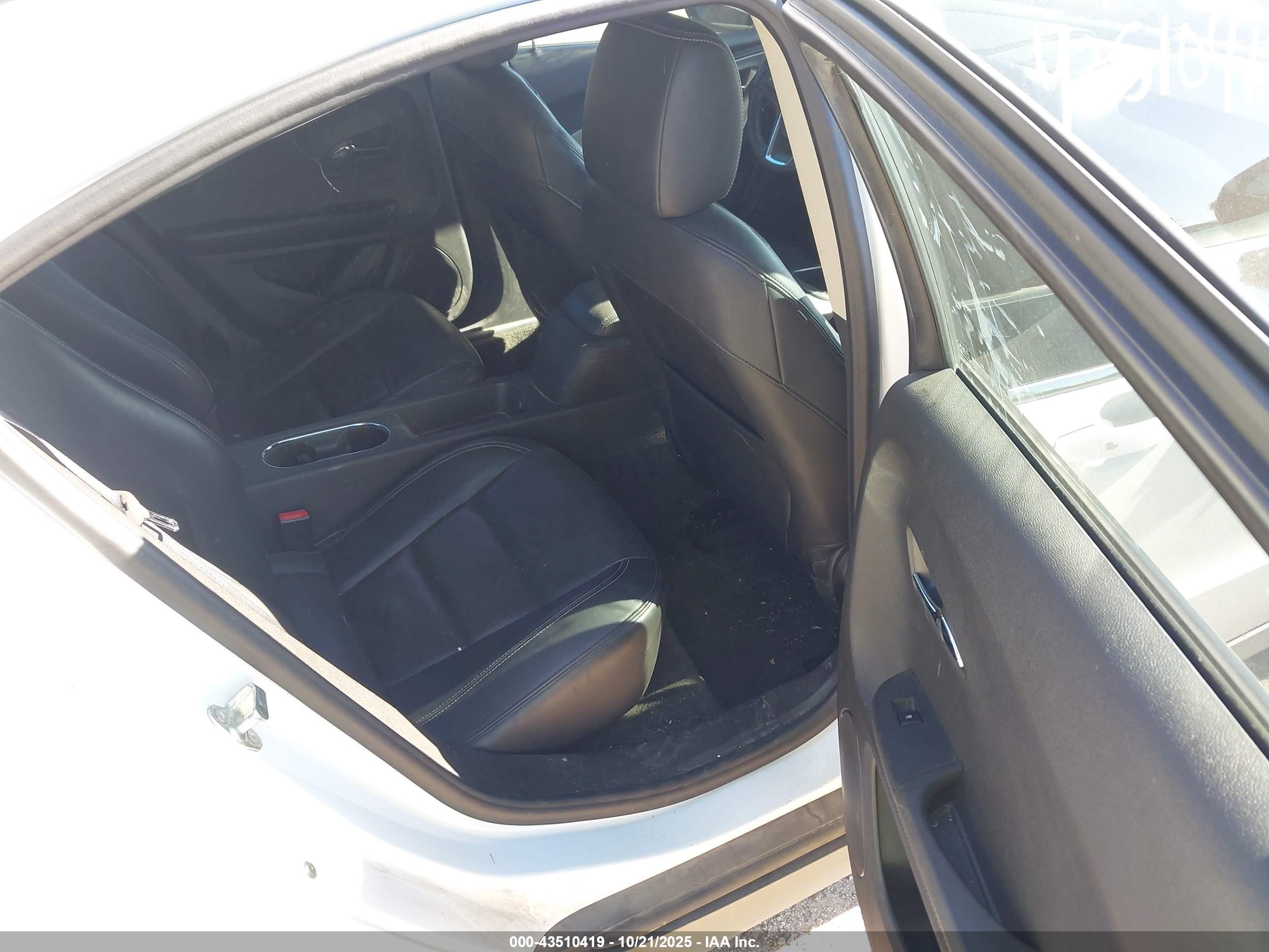 2012 Chevrolet Volt   Белый vin: 1G1RD6E45CU109845