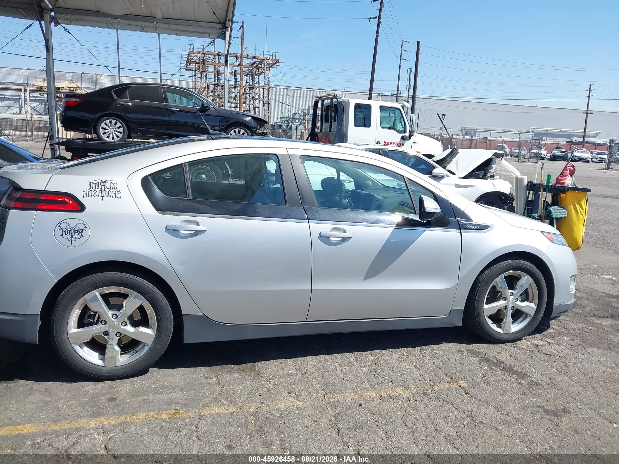 2011 Chevrolet Volt   Silver vin: 1G1RD6E46BU100649