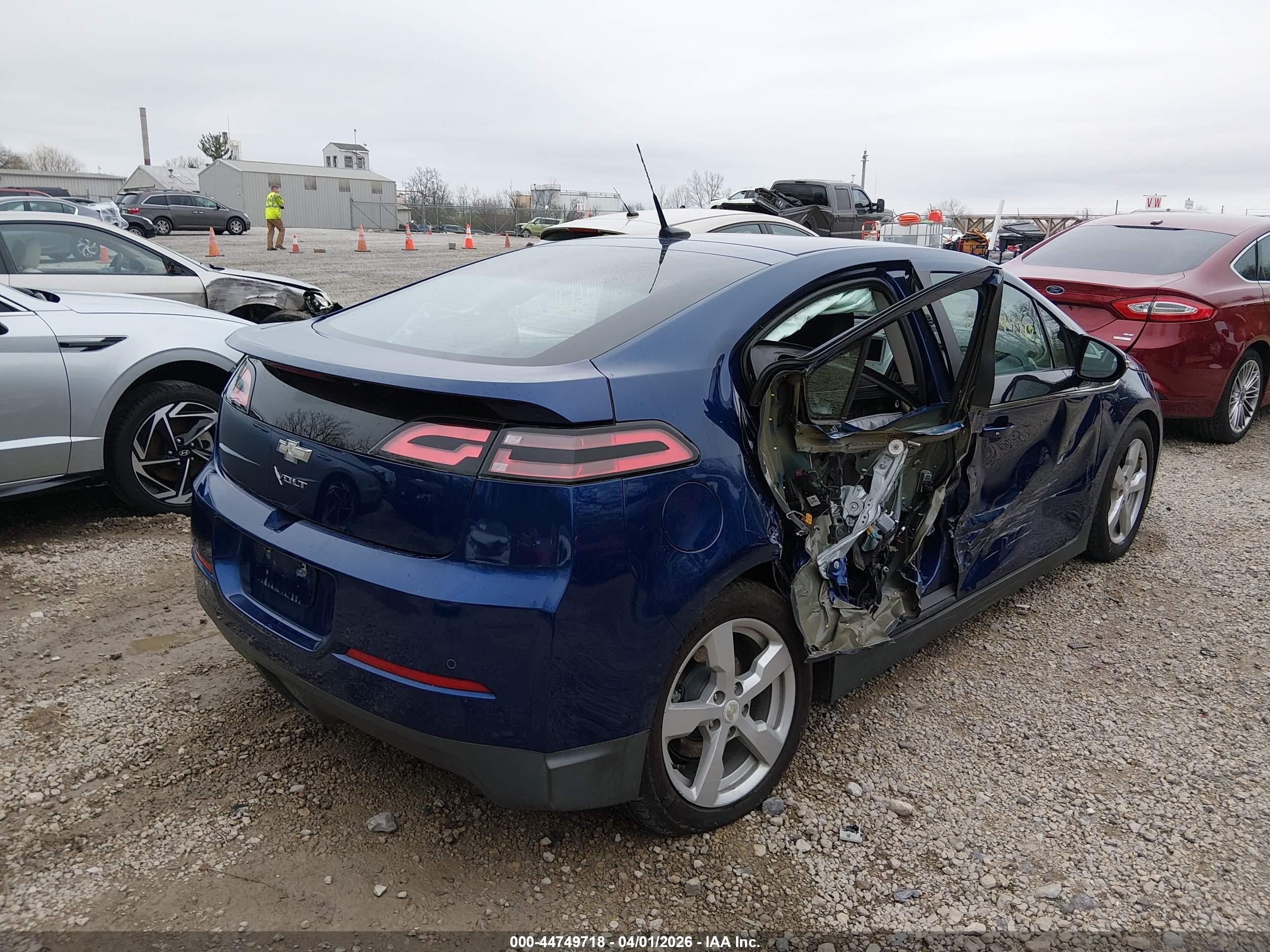 2013 Chevrolet Volt   Blue vin: 1G1RD6E46DU109533