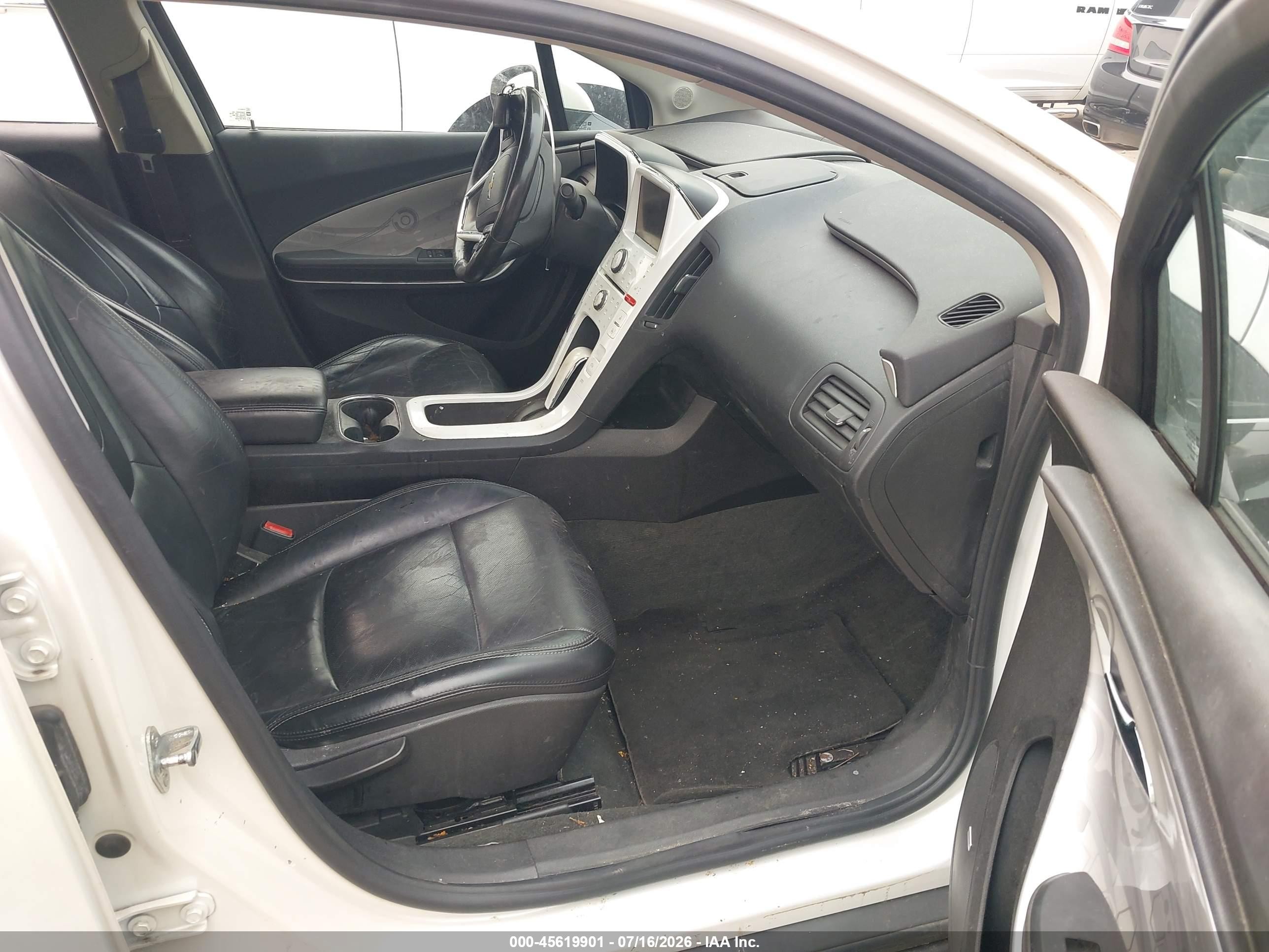 2011 Chevrolet Volt   White vin: 1G1RD6E47BU099320
