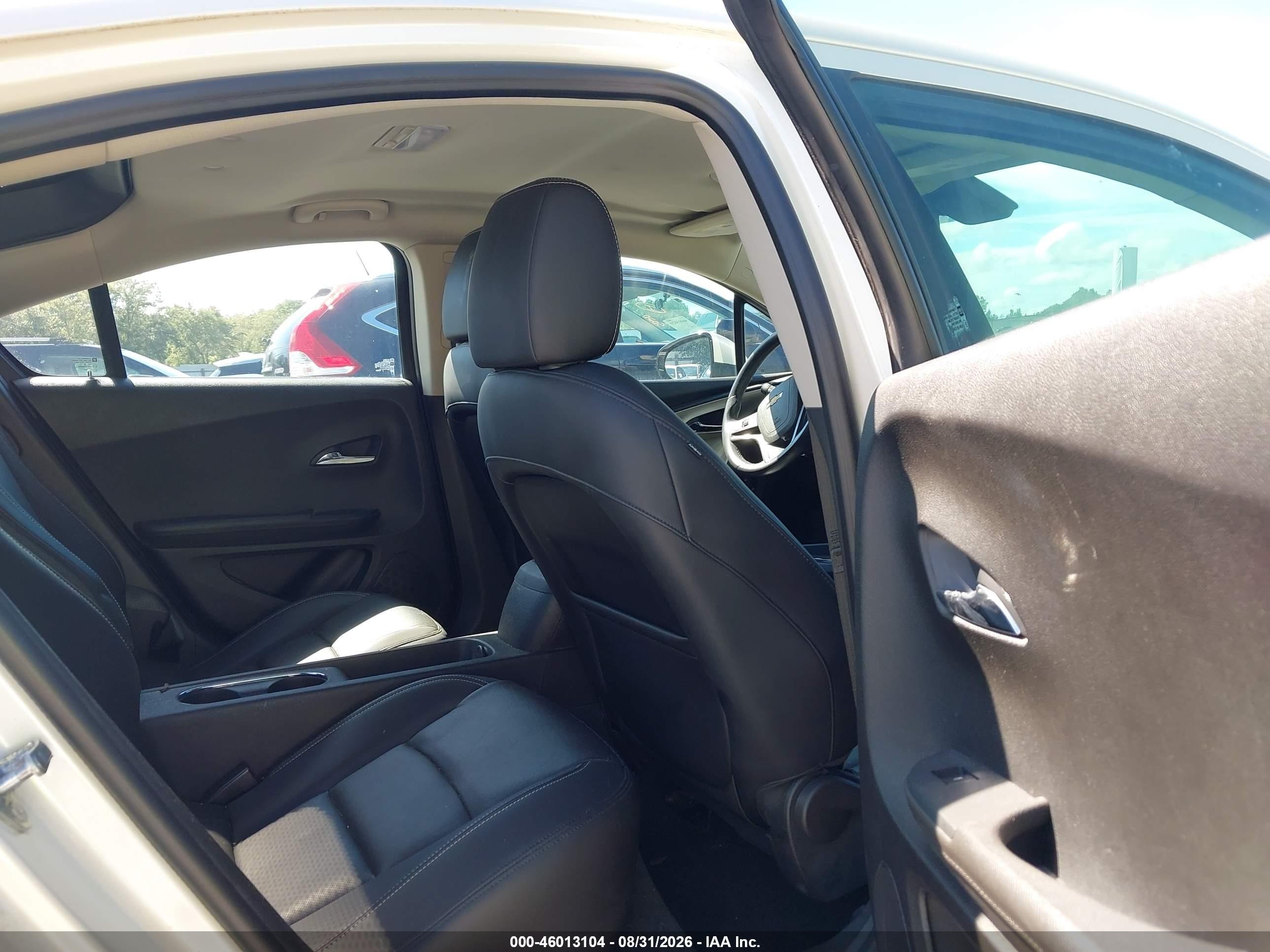 2012 Chevrolet Volt   White vin: 1G1RD6E49CU103384