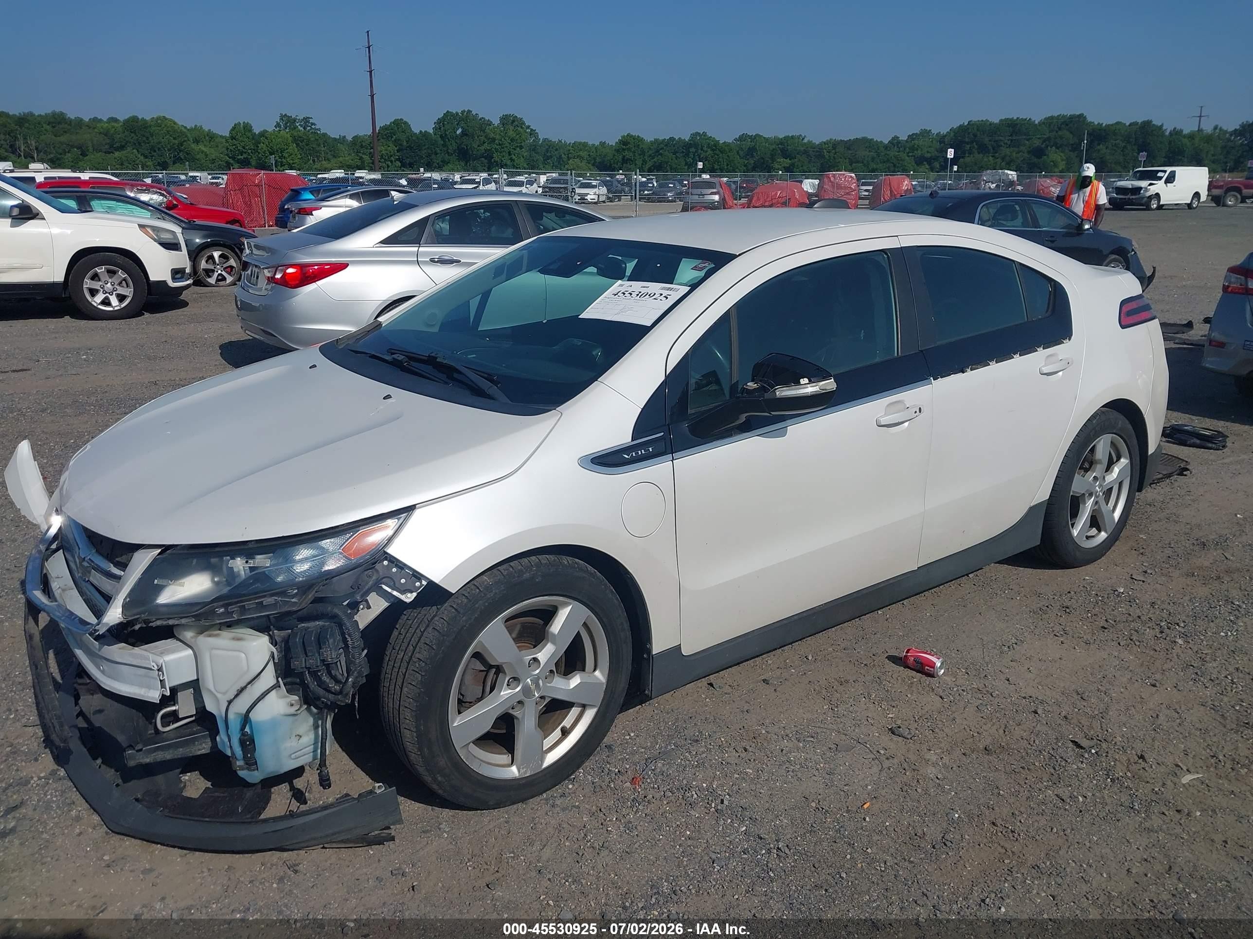 2015 Chevrolet Volt   White vin: 1G1RD6E4XFU140285
