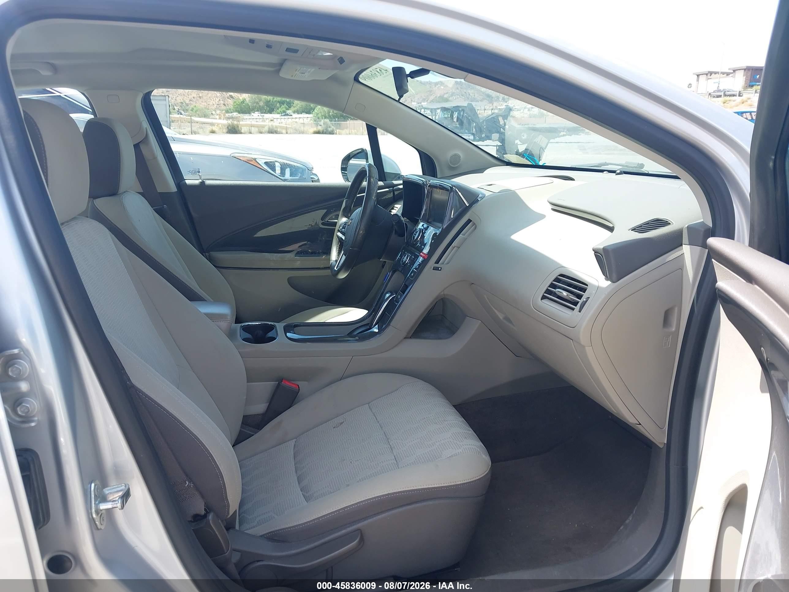 2014 Chevrolet Volt   Silver vin: 1G1RE6E40EU171850