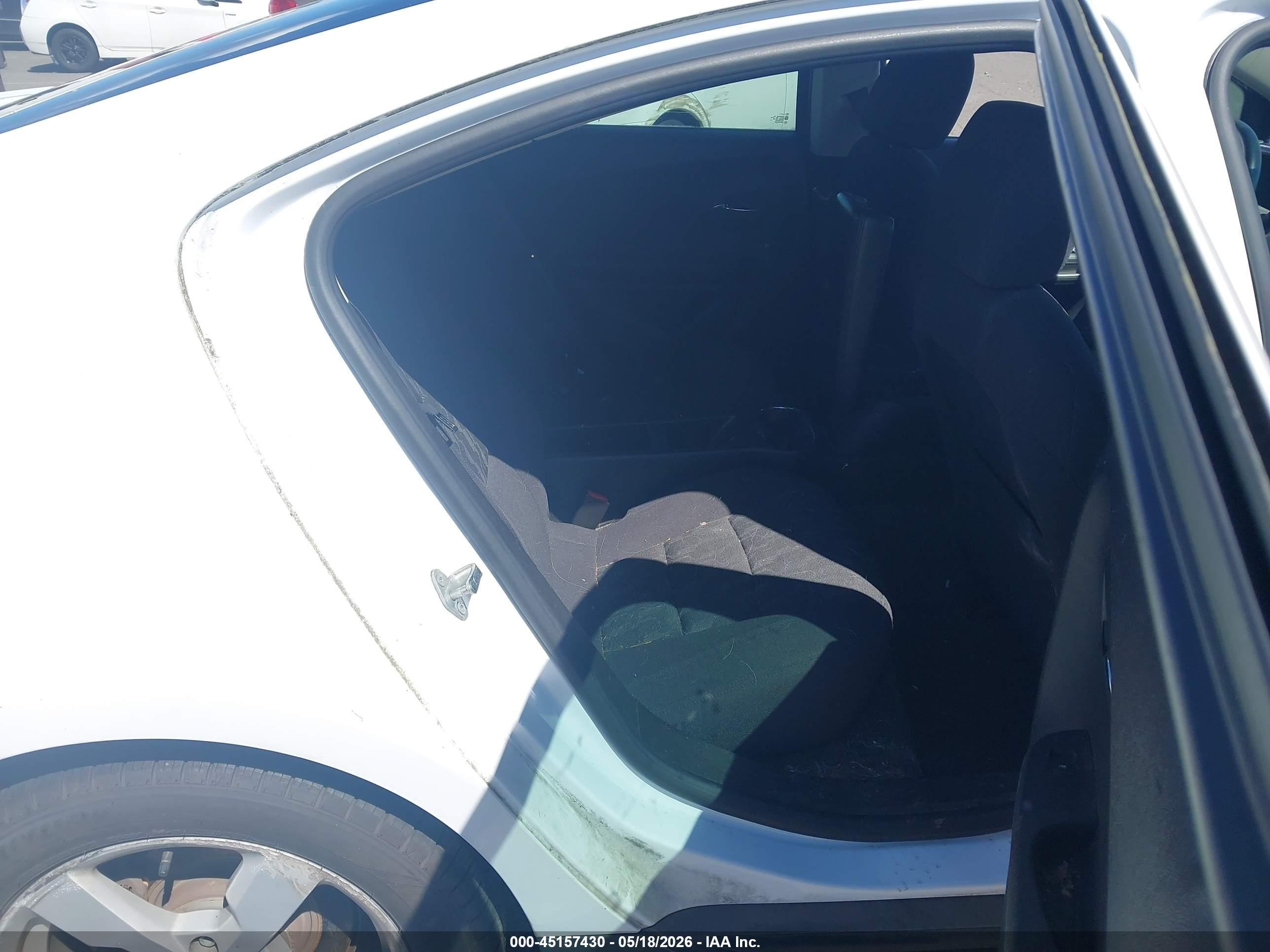 2014 Chevrolet Volt   White vin: 1G1RE6E42EU133553