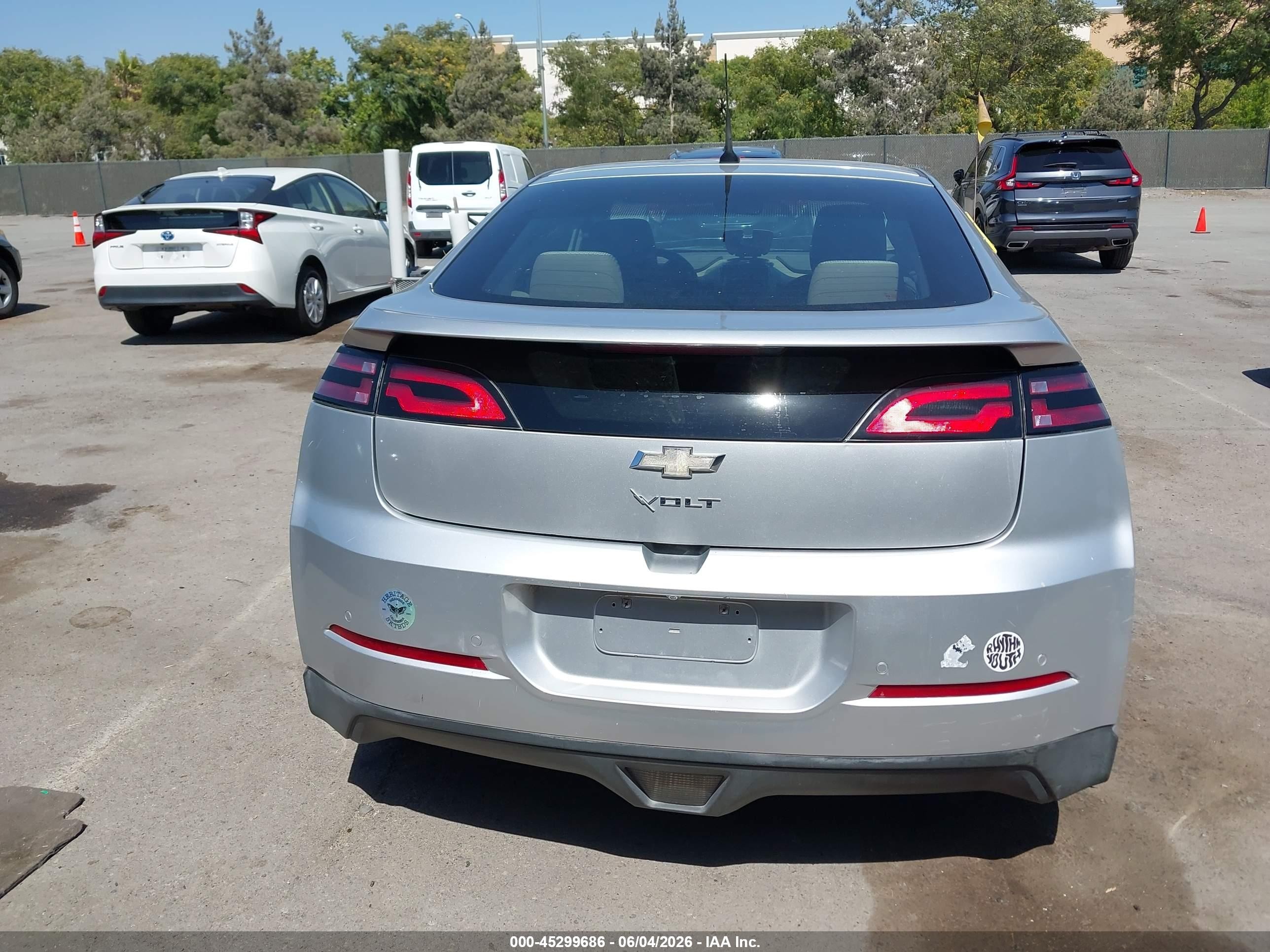 2013 Chevrolet Volt   Silver vin: 1G1RE6E43DU148075