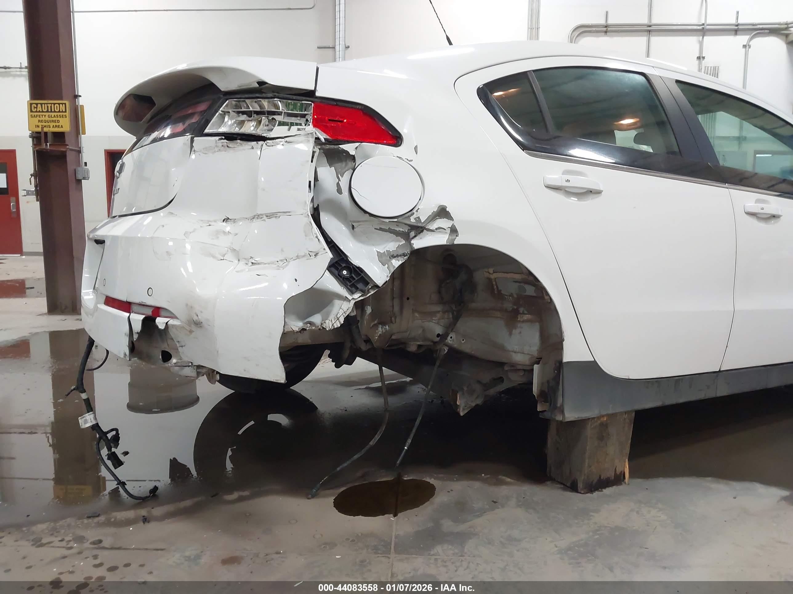 2013 Chevrolet Volt   White vin: 1G1RE6E45DU105471
