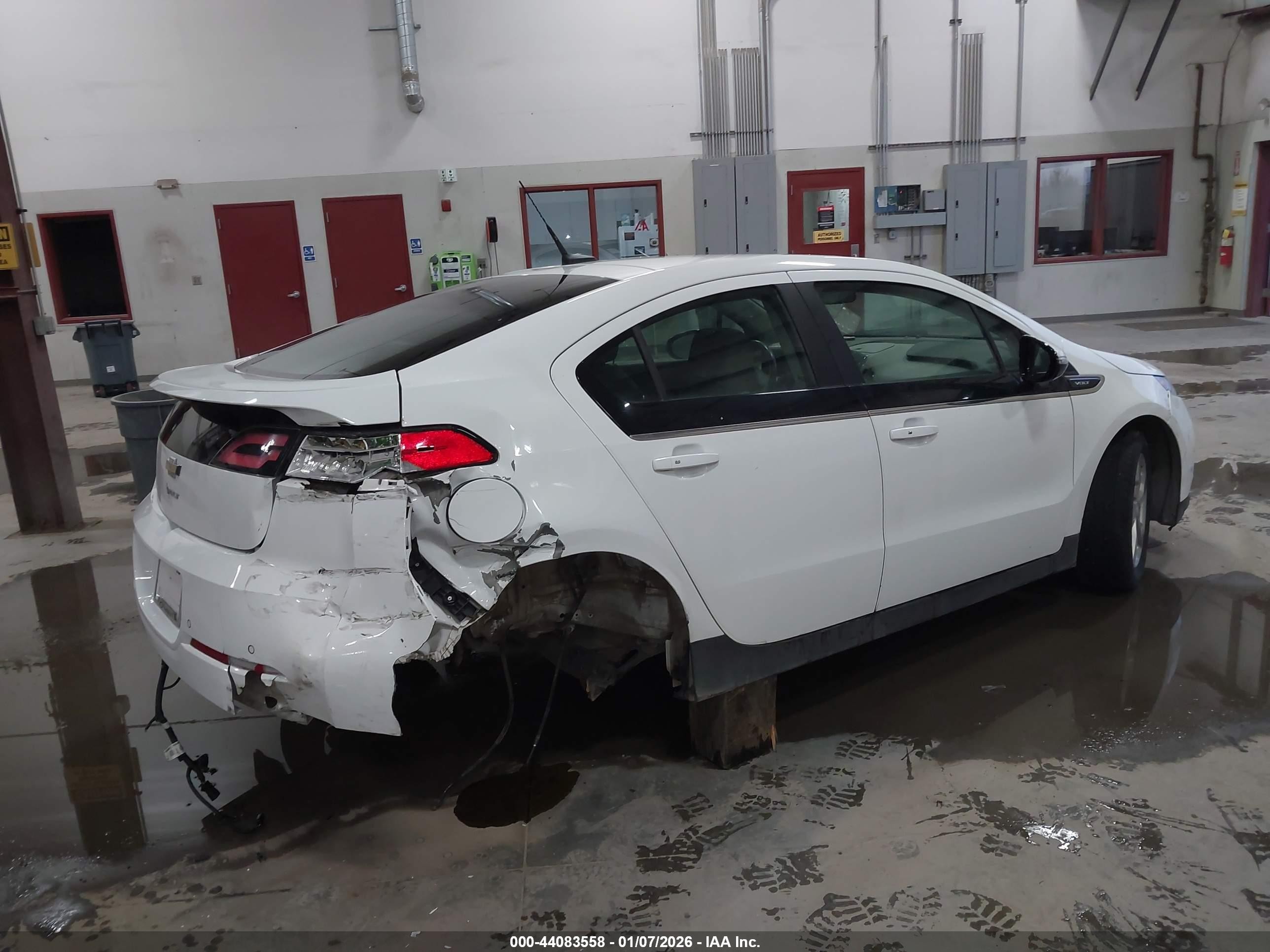 2013 Chevrolet Volt   White vin: 1G1RE6E45DU105471