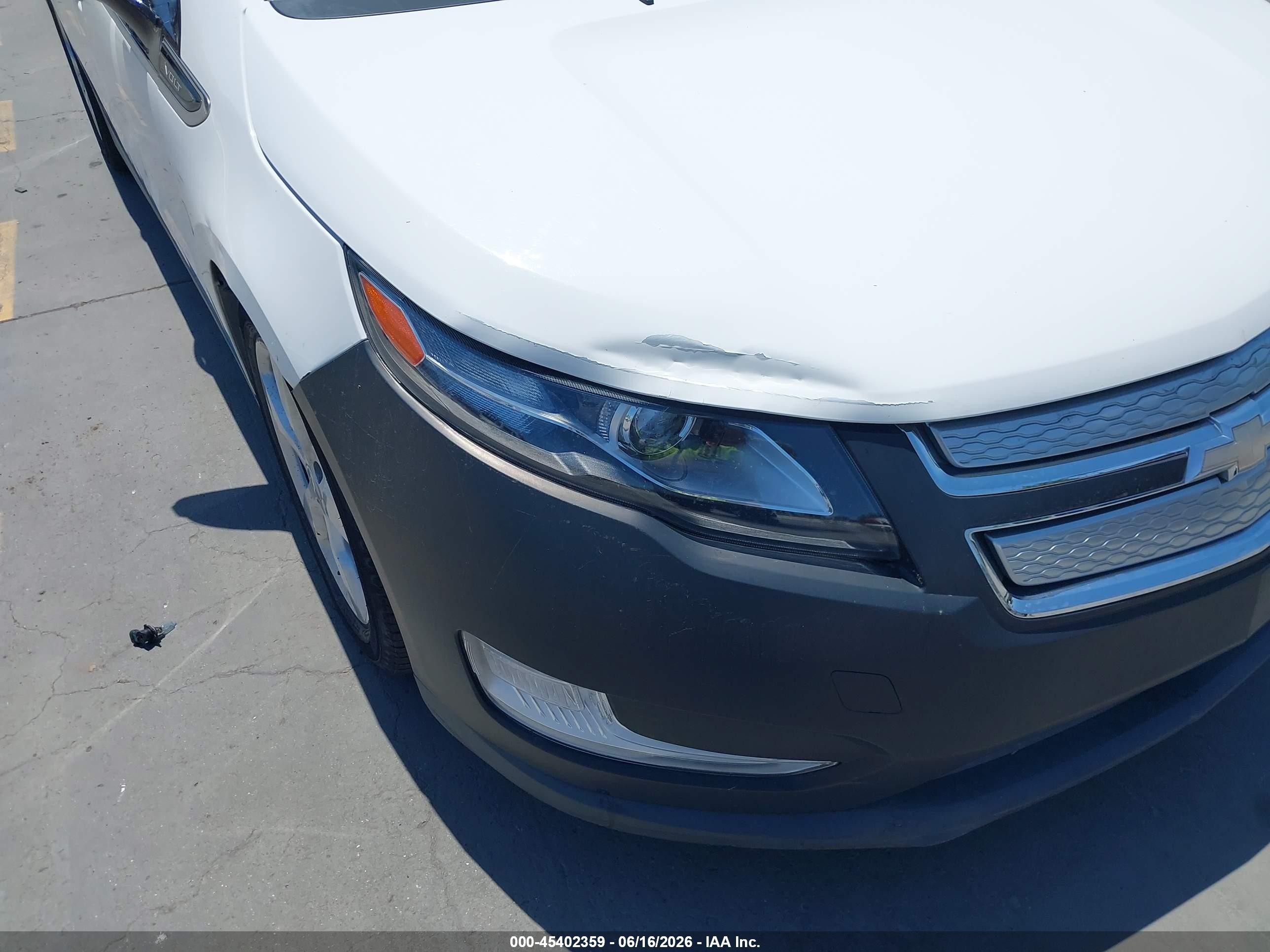 2014 Chevrolet Volt   White vin: 1G1RE6E46EU165695