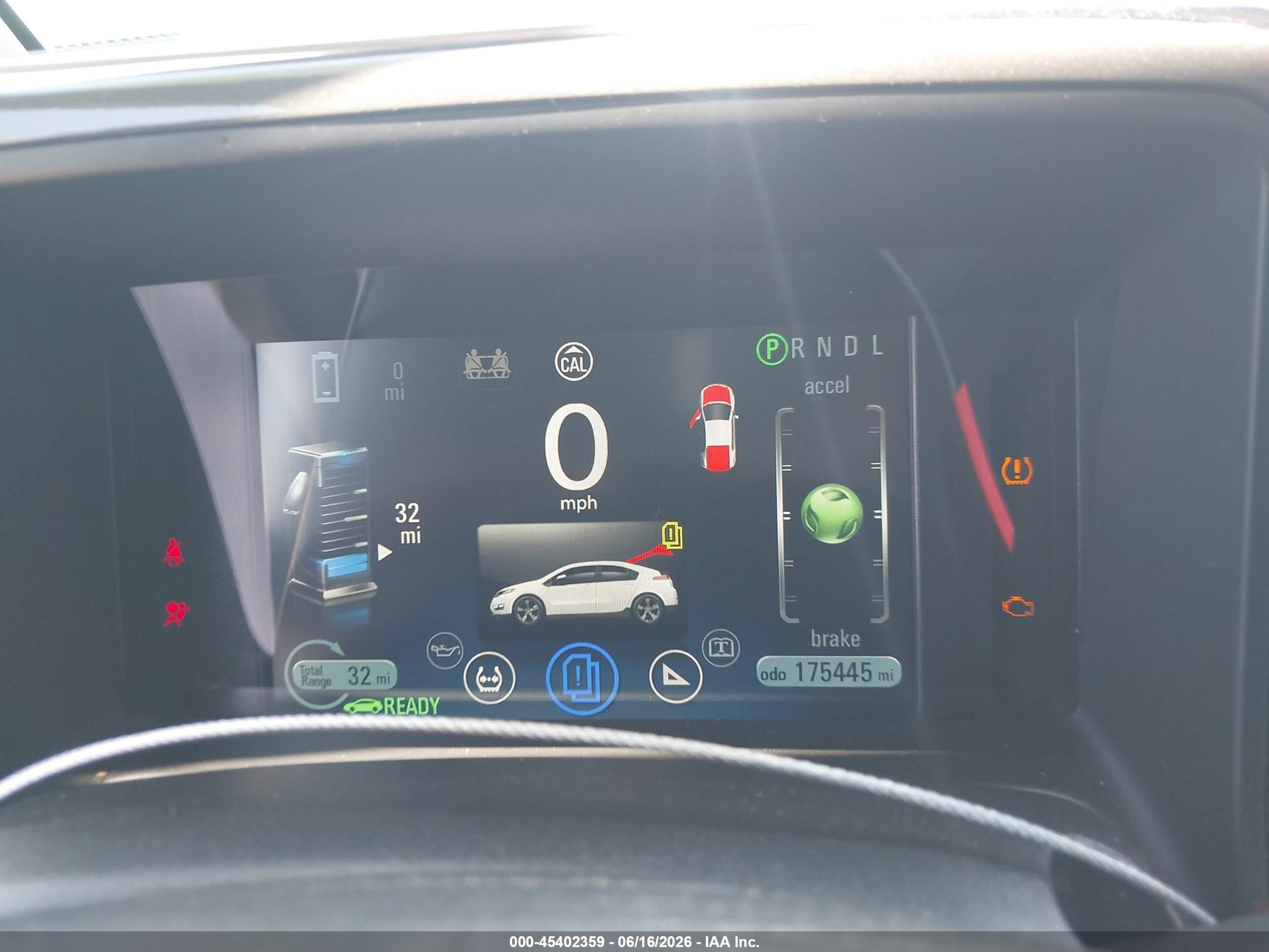 2014 Chevrolet Volt   White vin: 1G1RE6E46EU165695