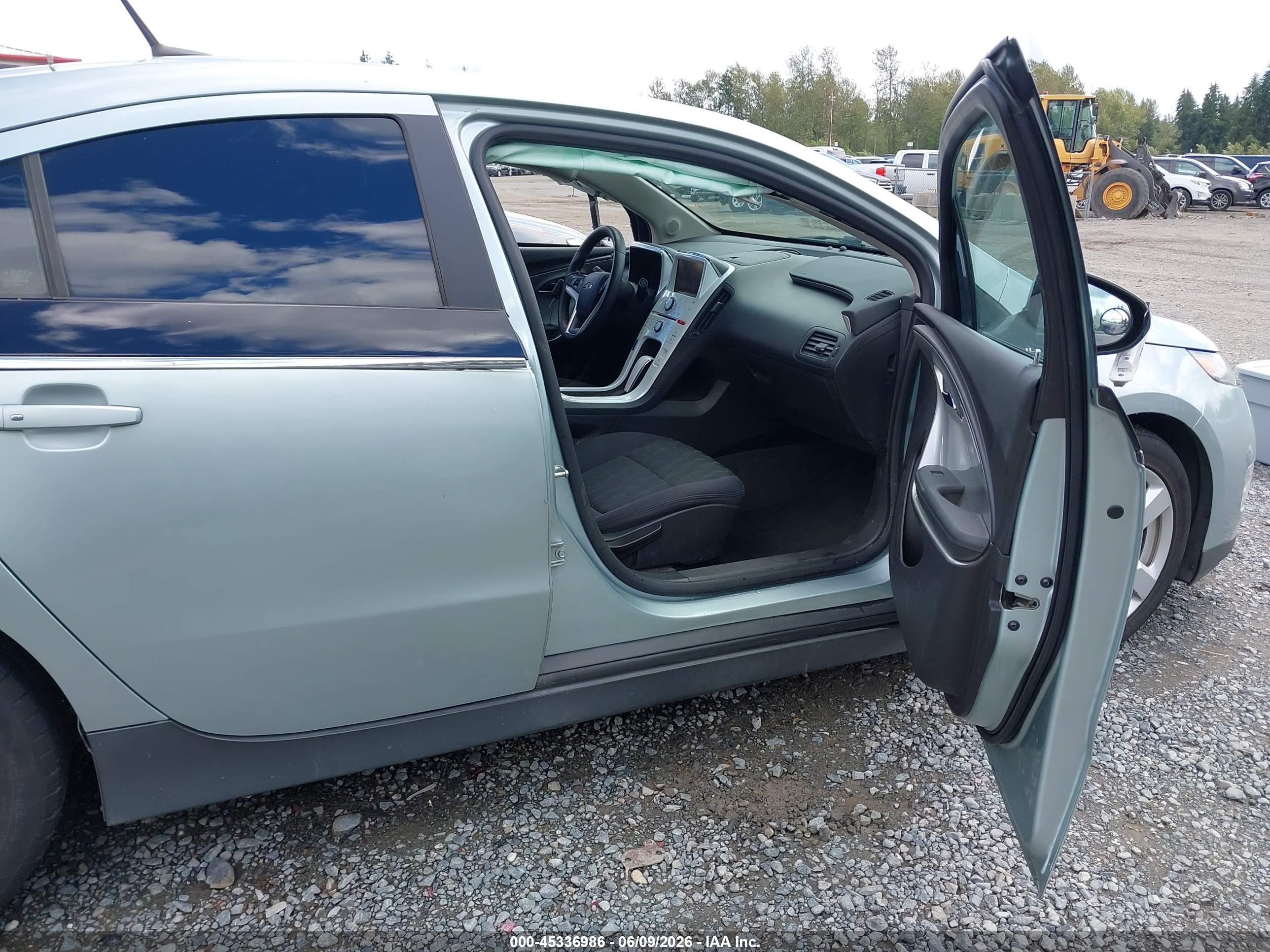 2013 Chevrolet Volt   Gray vin: 1G1RE6E48DU102595