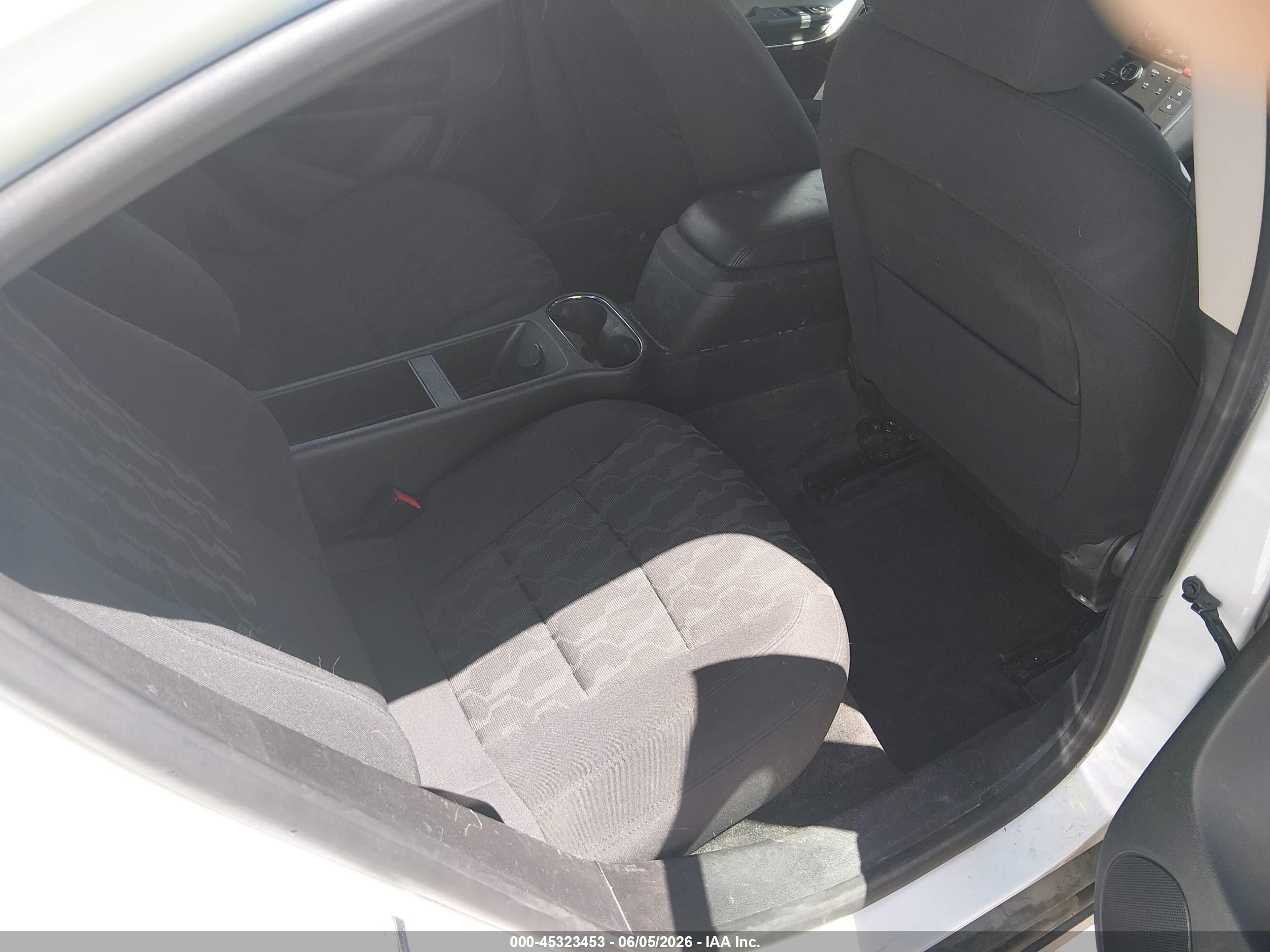 2014 Chevrolet Volt   White vin: 1G1RE6E48EU167397
