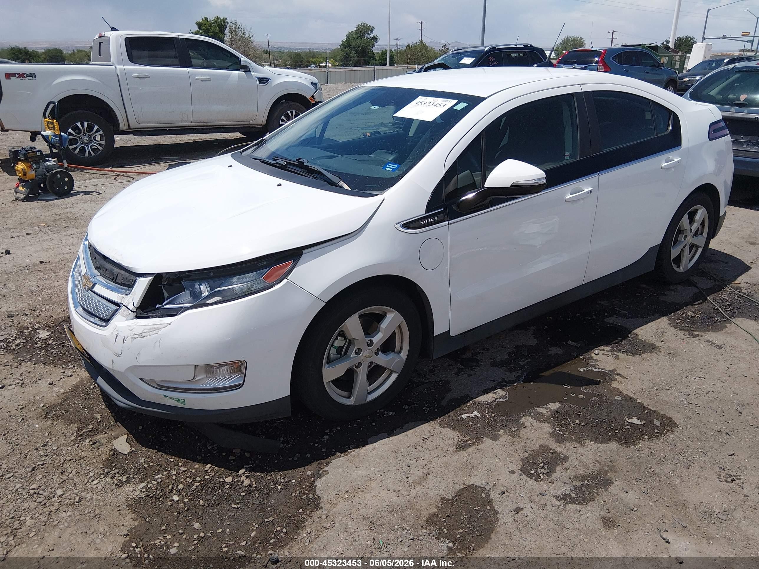 2014 Chevrolet Volt   White vin: 1G1RE6E48EU167397