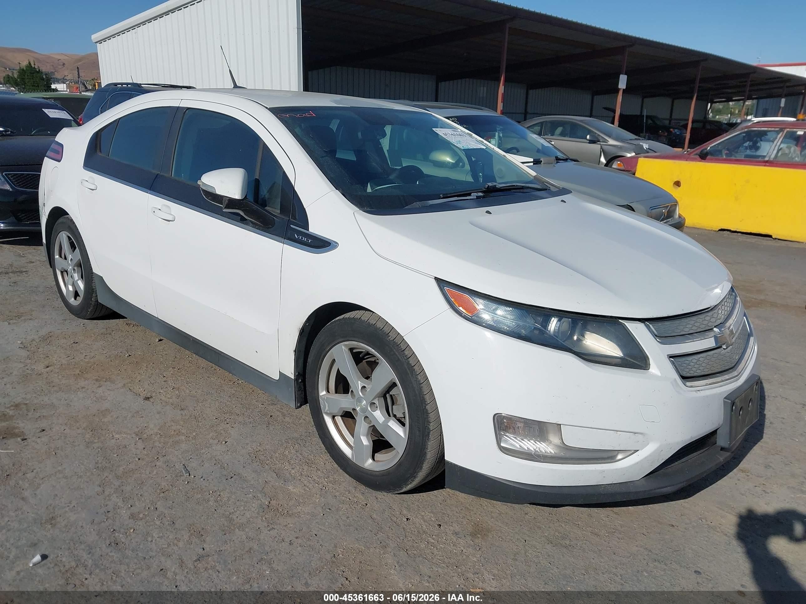 2013 Chevrolet Volt   White vin: 1G1RE6E49DU113010