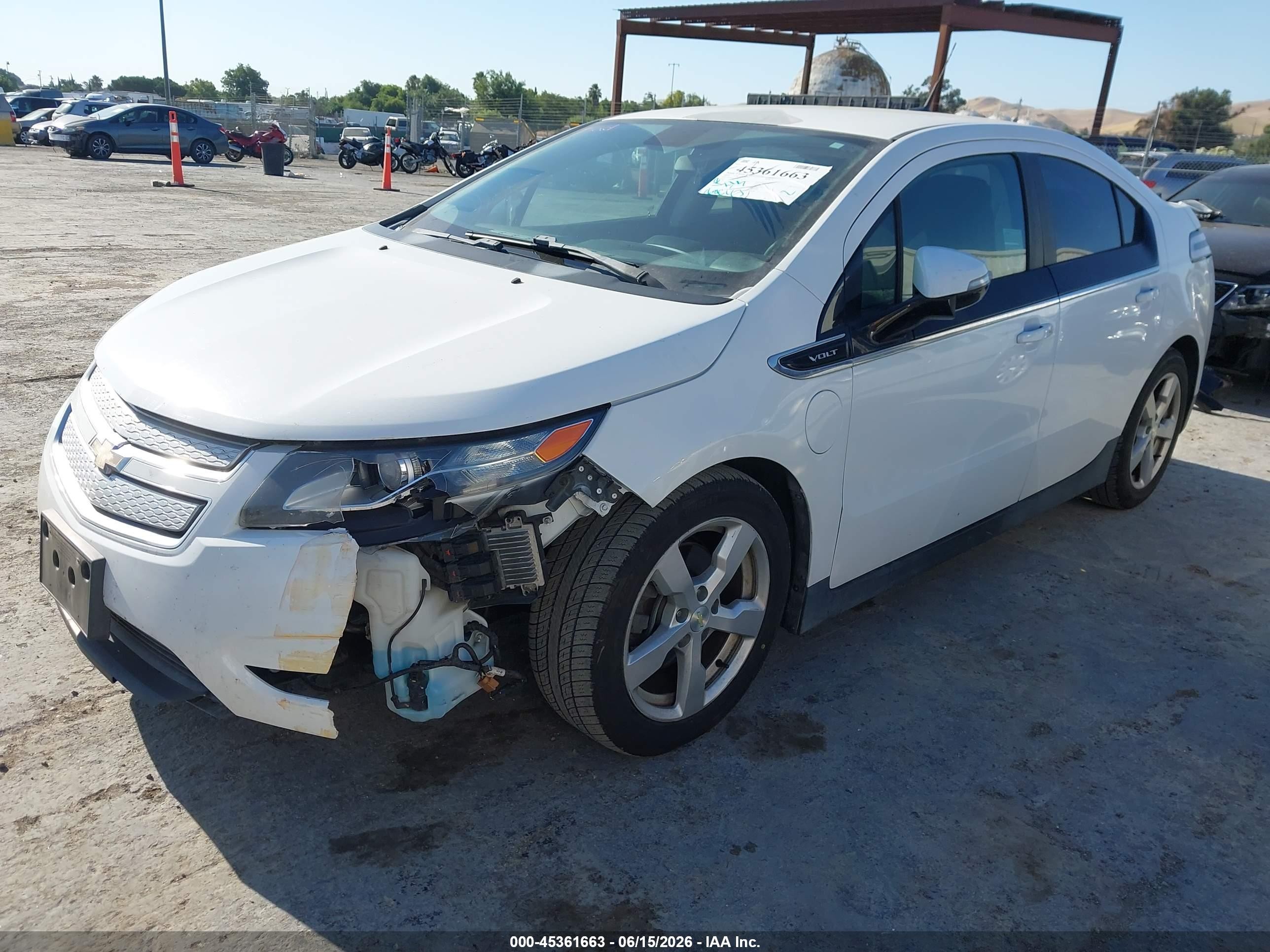 2013 Chevrolet Volt   White vin: 1G1RE6E49DU113010