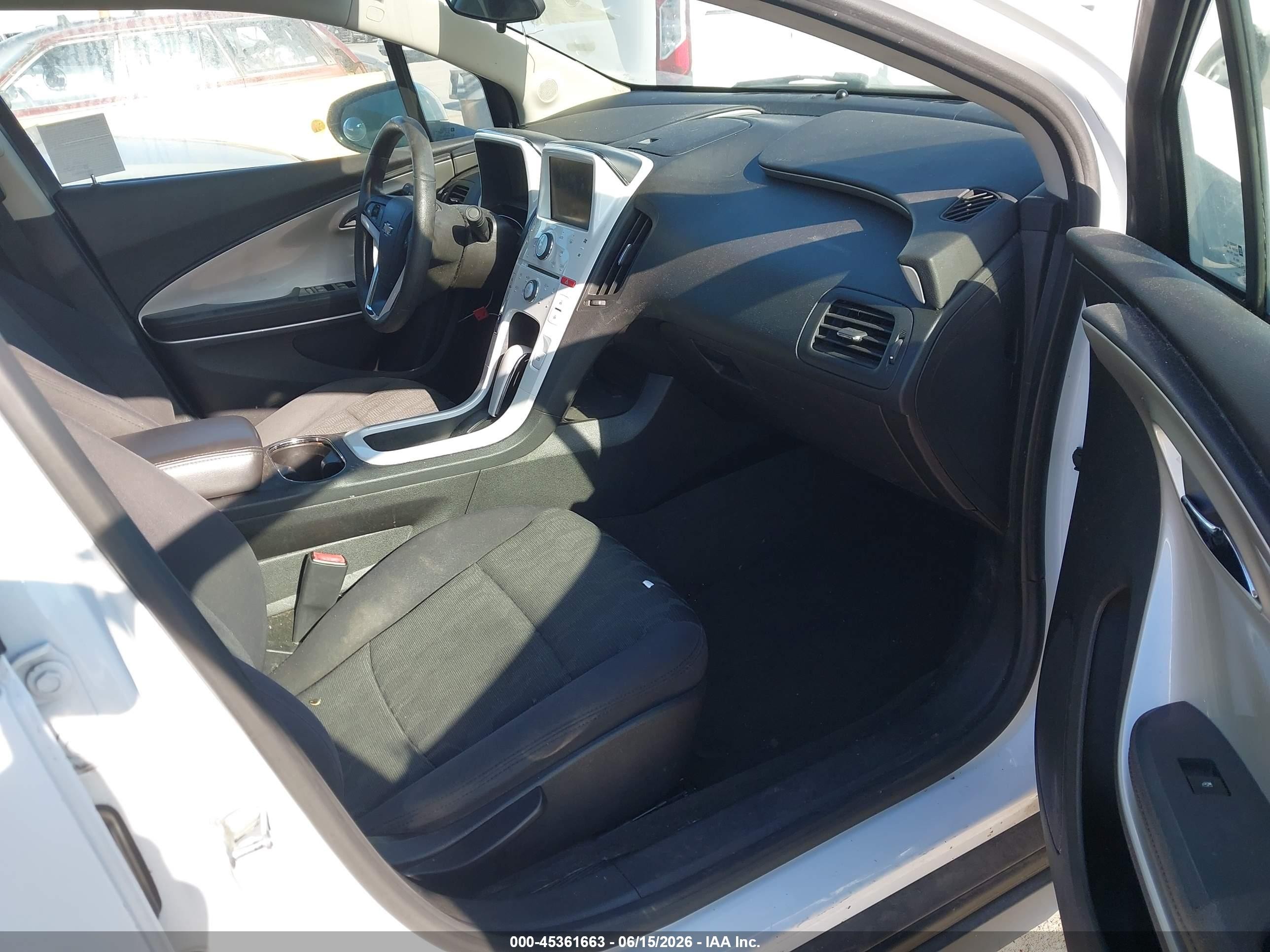 2013 Chevrolet Volt   White vin: 1G1RE6E49DU113010