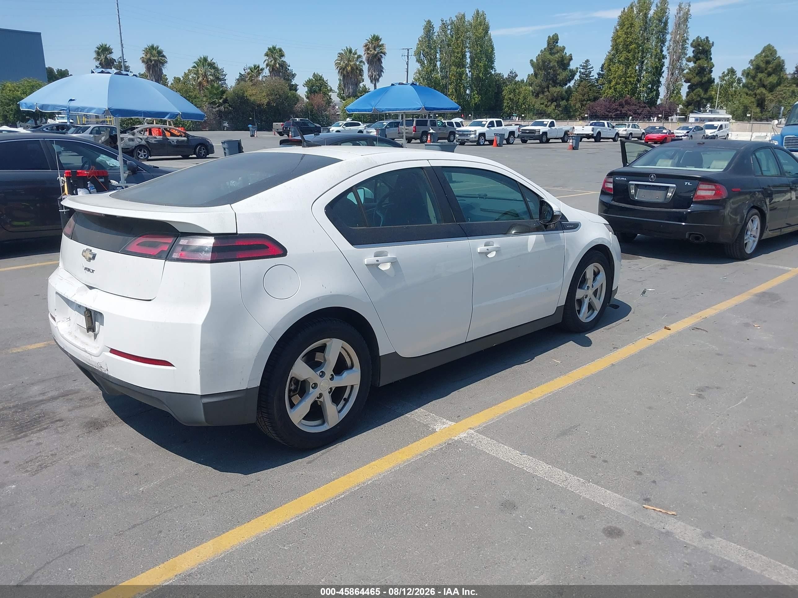 2013 Chevrolet Volt   White vin: 1G1RE6E4XDU122007