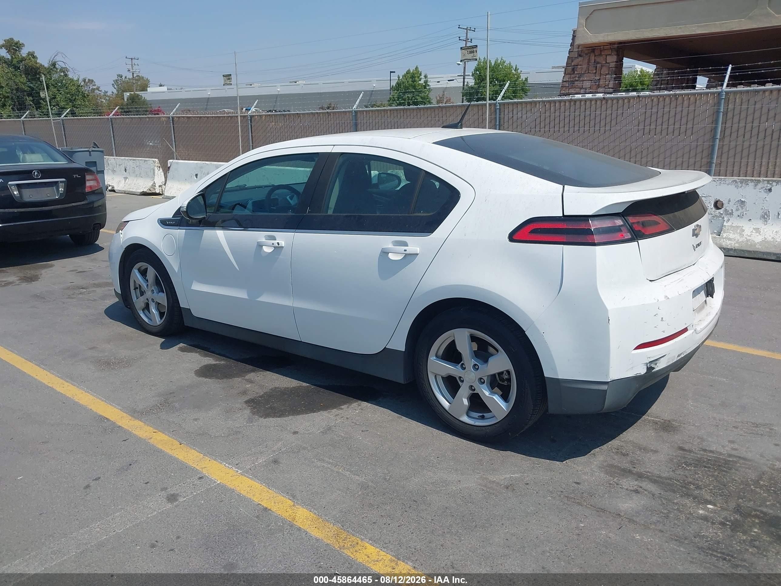 2013 Chevrolet Volt   White vin: 1G1RE6E4XDU122007
