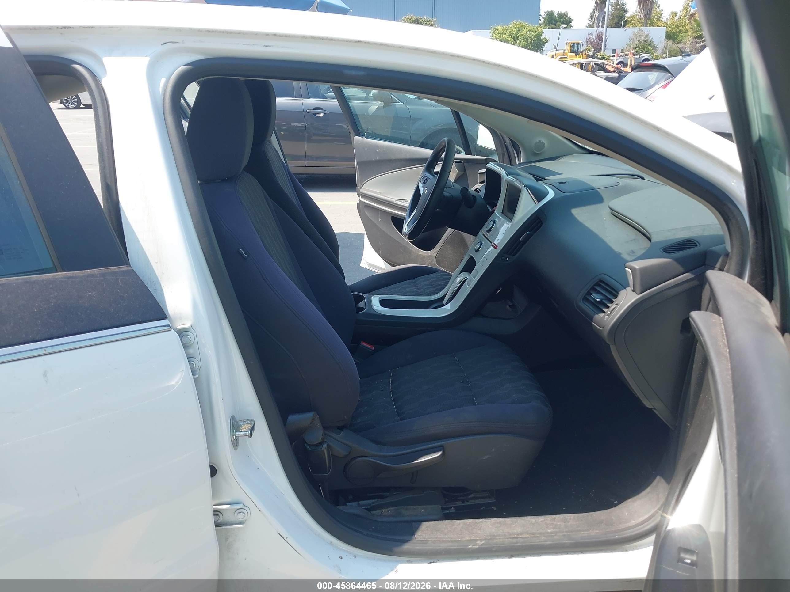 2013 Chevrolet Volt   White vin: 1G1RE6E4XDU122007