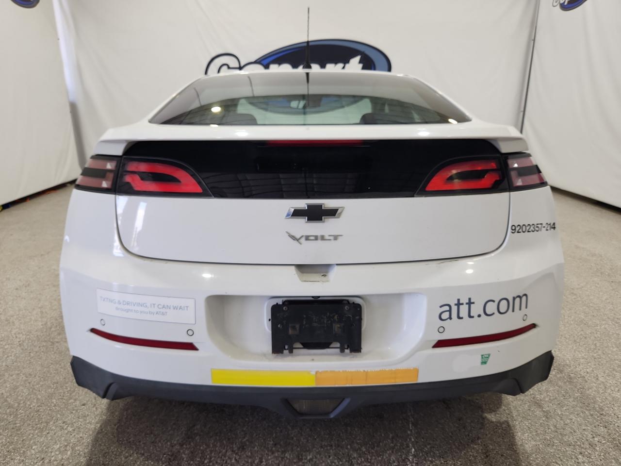 2014 Chevrolet Volt White vin: 1G1RE6E4XEU136958 Damage: Rear Bumper/Cover, Heavy Scratch, > 12 Inches