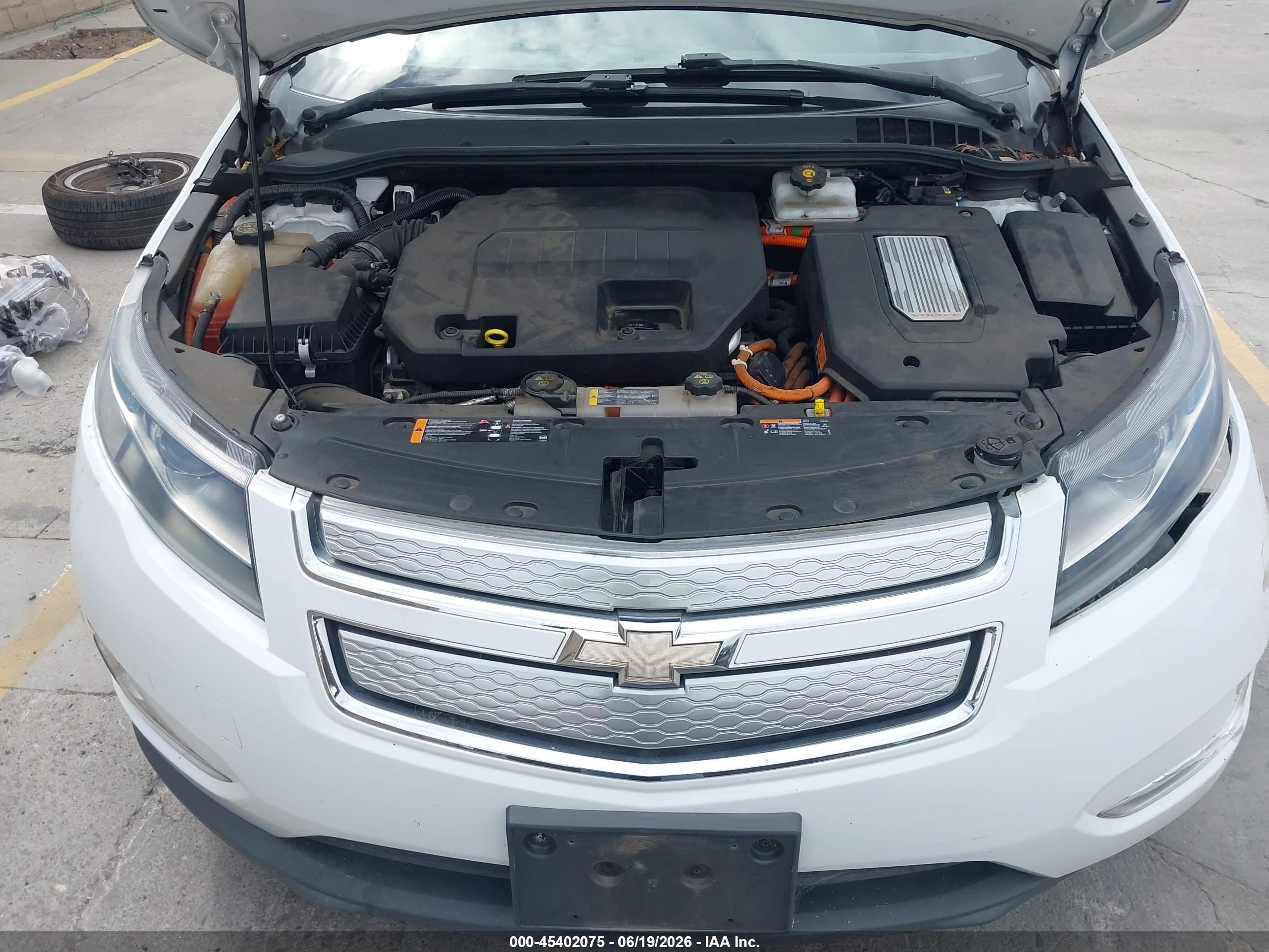 2014 Chevrolet Volt   White vin: 1G1RF6E42EU161396