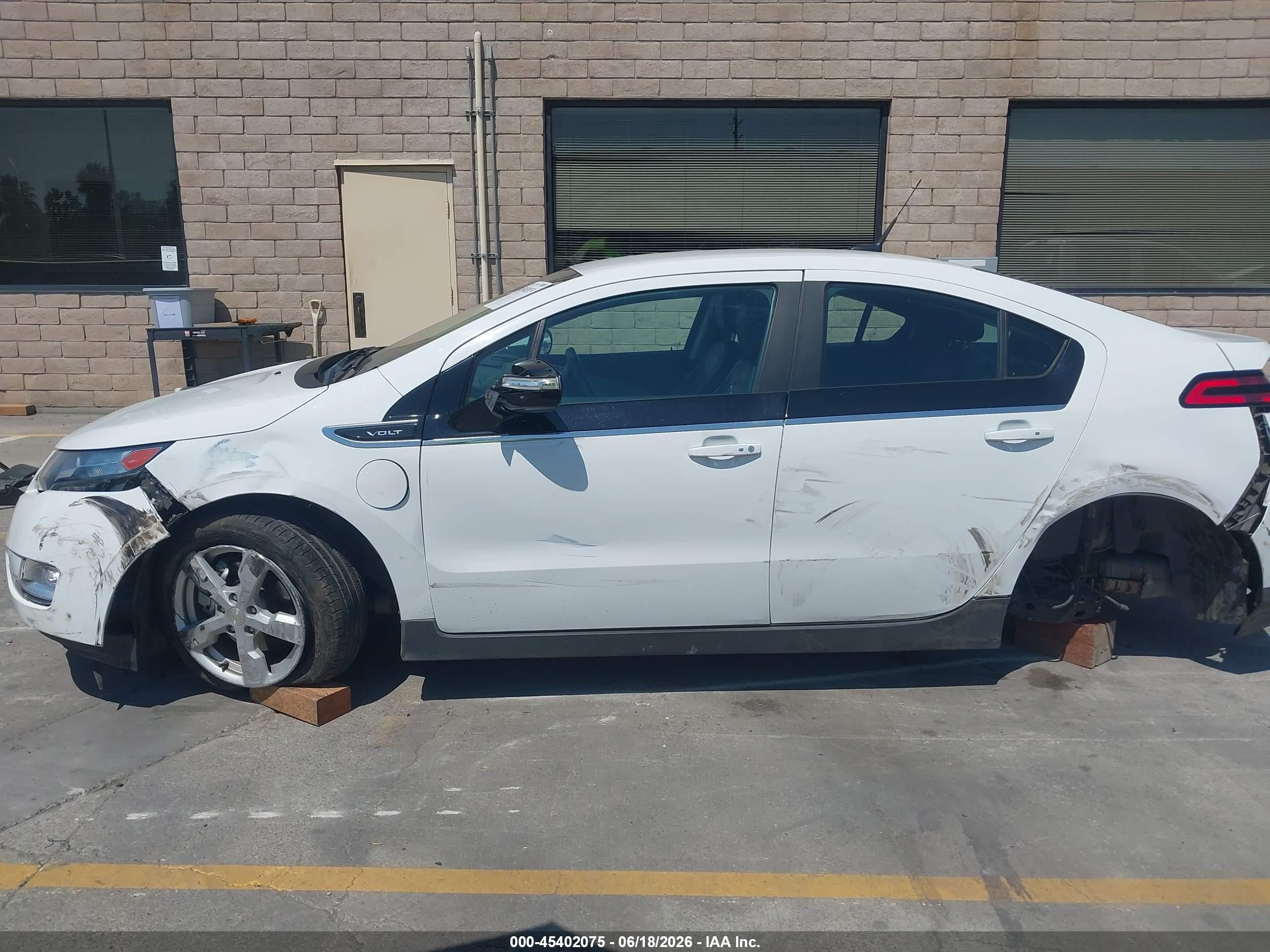 2014 Chevrolet Volt   White vin: 1G1RF6E42EU161396