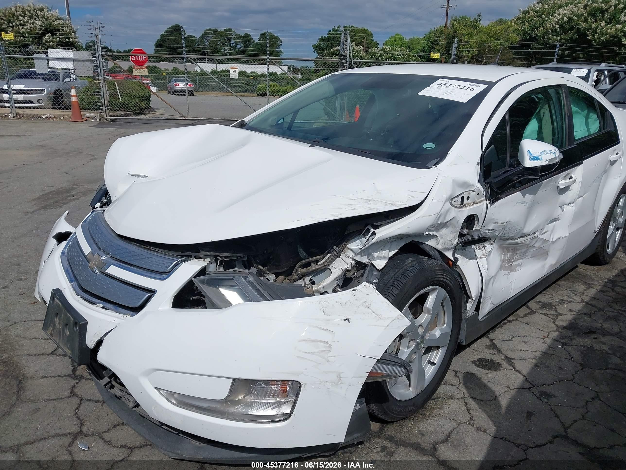 2014 Chevrolet Volt   Белый vin: 1G1RF6E44EU173839