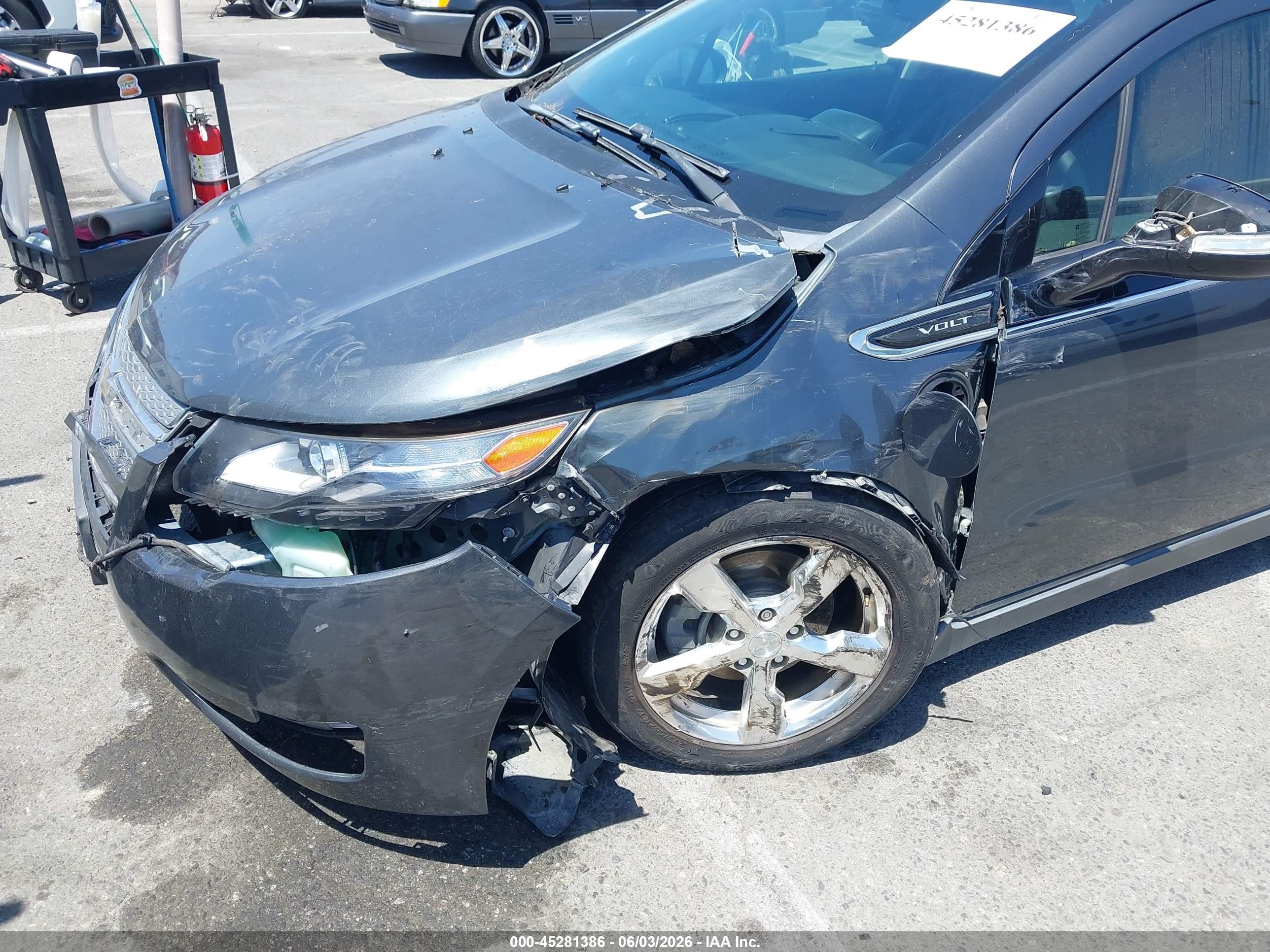 2013 Chevrolet Volt   Серый vin: 1G1RF6E47DU100642