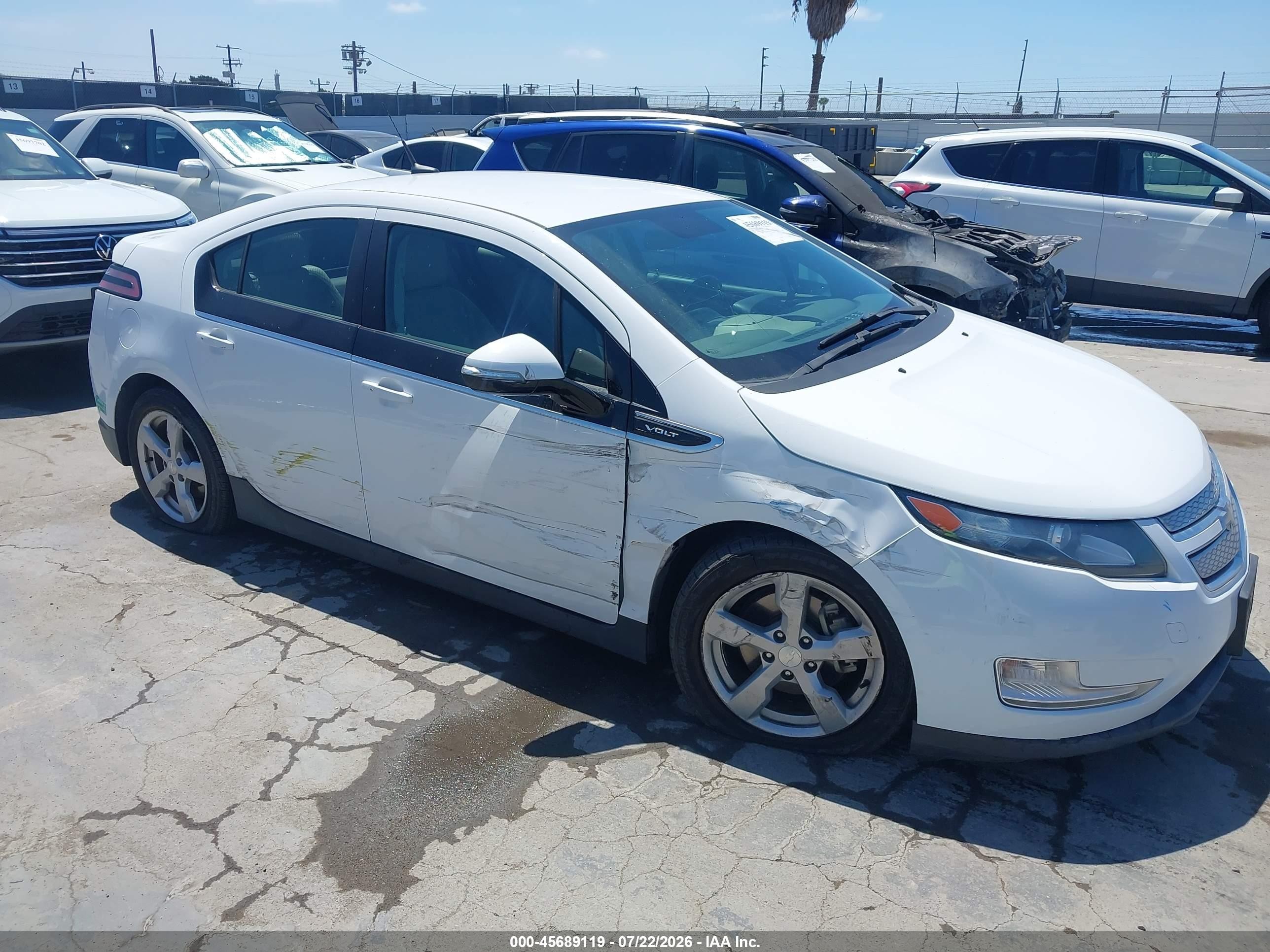 2013 Chevrolet Volt   White vin: 1G1RF6E47DU133639