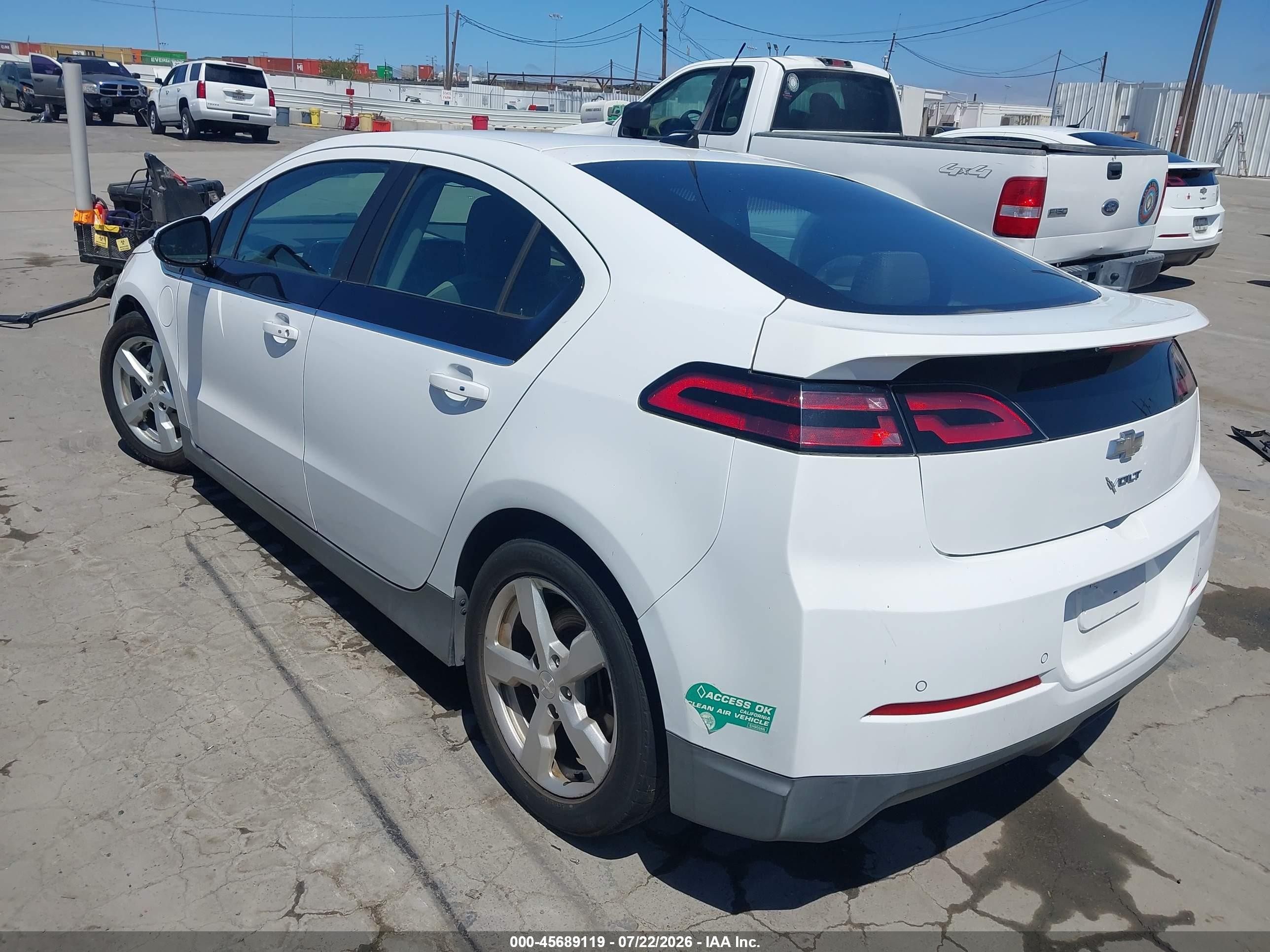 2013 Chevrolet Volt   White vin: 1G1RF6E47DU133639
