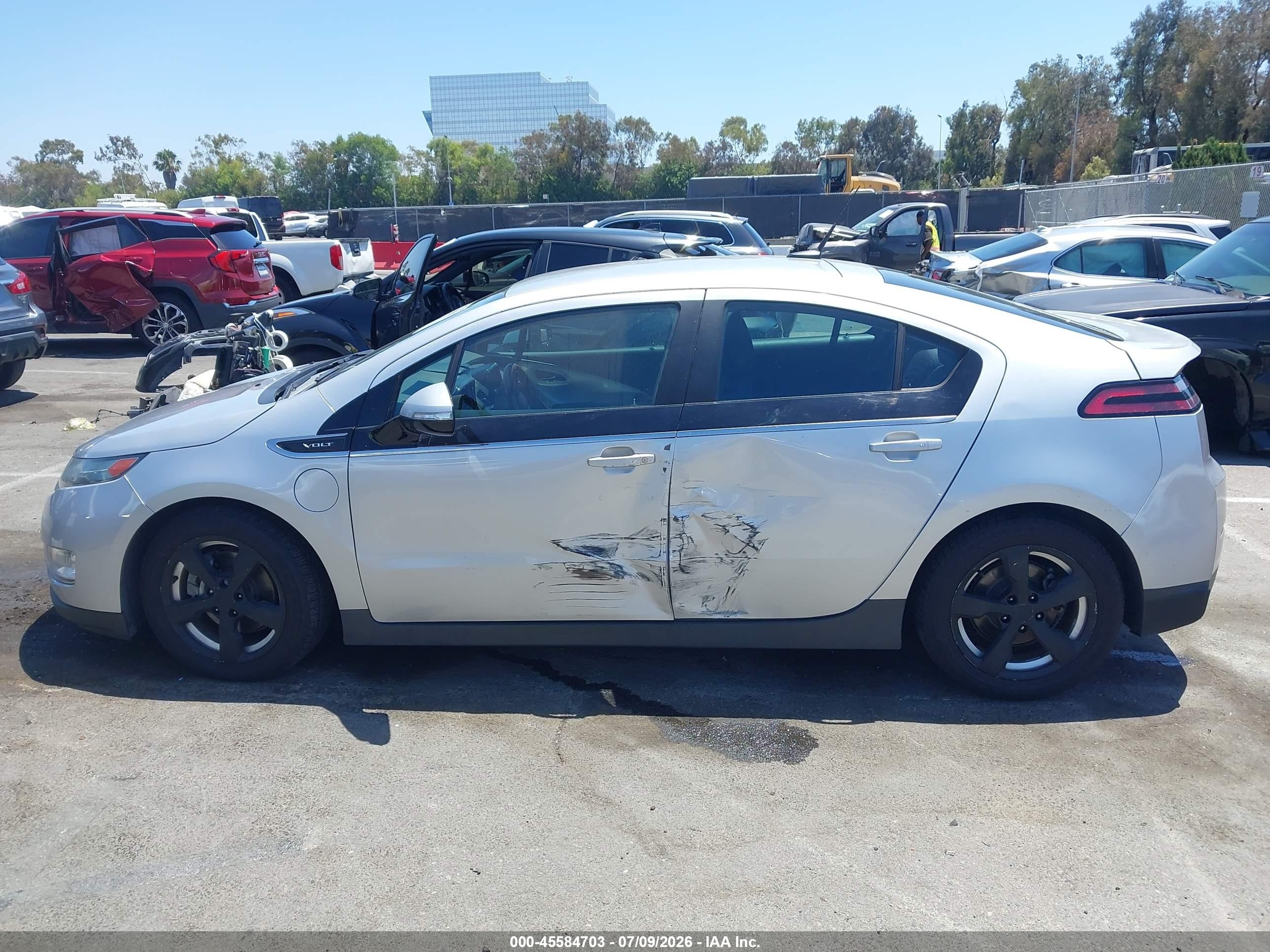 2014 Chevrolet Volt   Silver vin: 1G1RG6E47EU168650