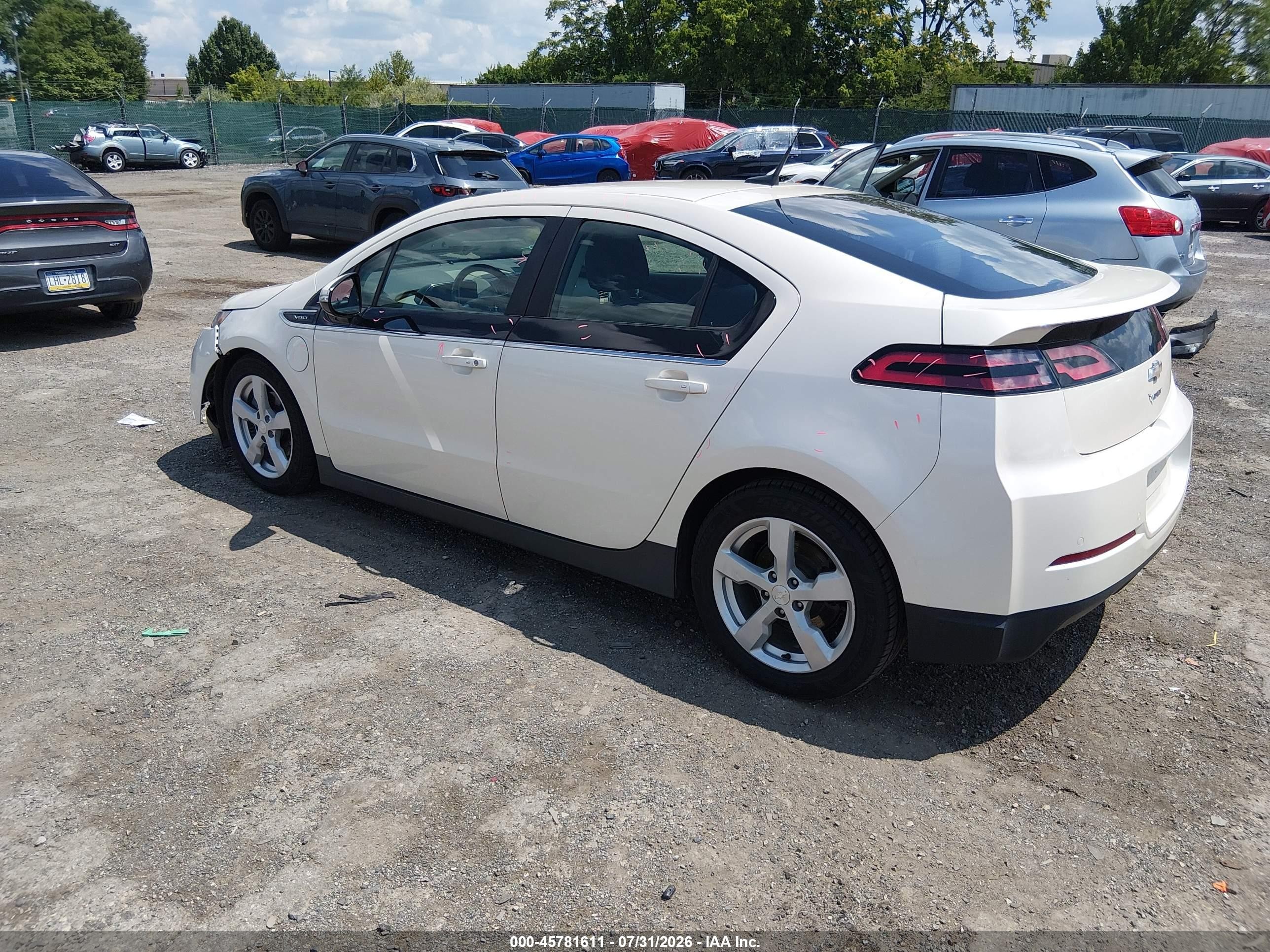 2013 Chevrolet Volt   Cream vin: 1G1RH6E40DU142659