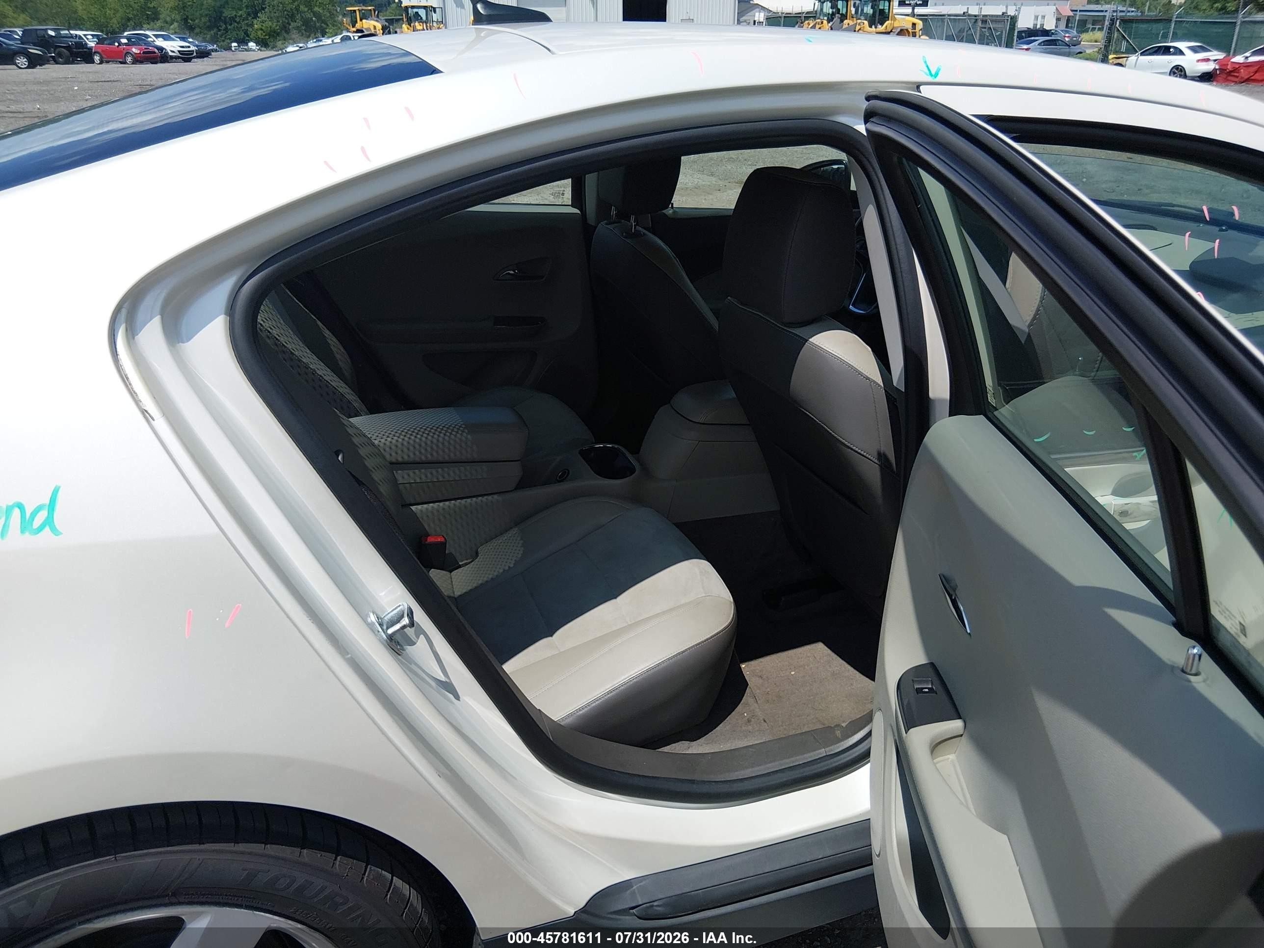 2013 Chevrolet Volt   Cream vin: 1G1RH6E40DU142659