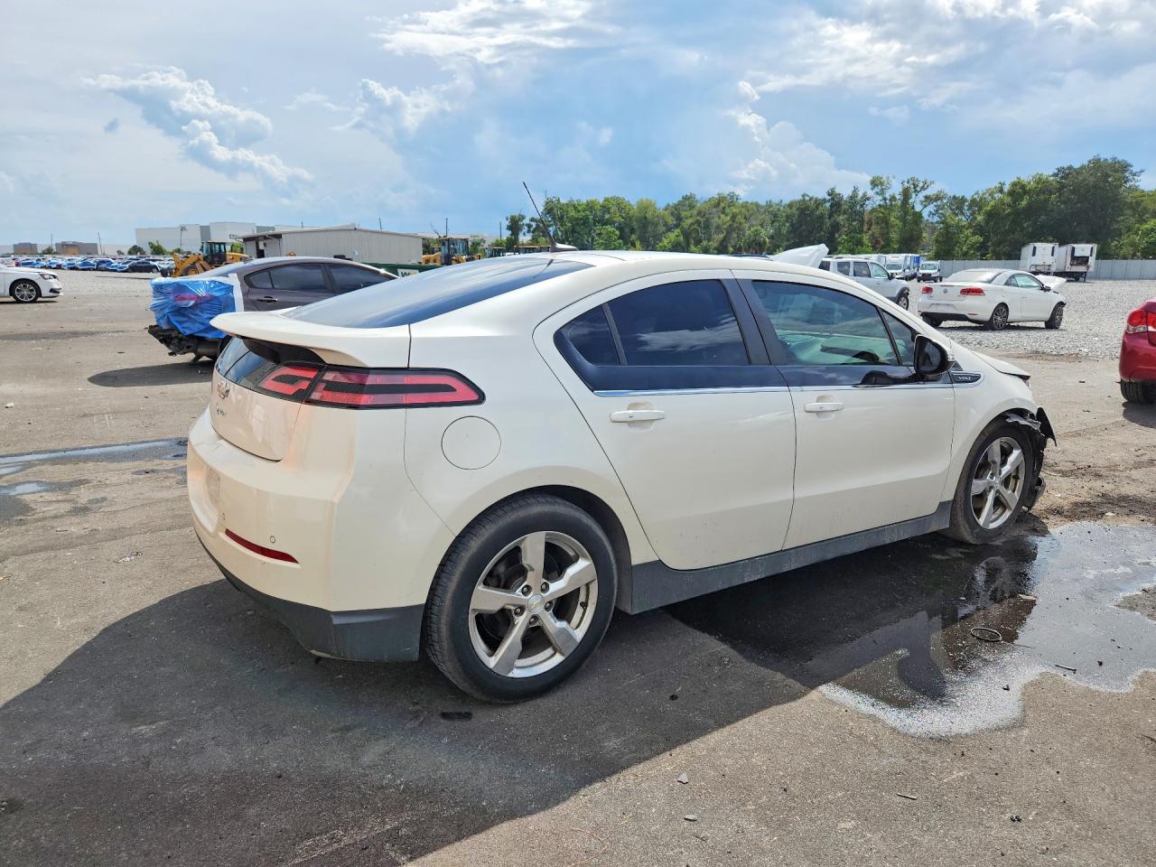2014 Chevrolet Volt Cream vin: 1G1RH6E41EU169967