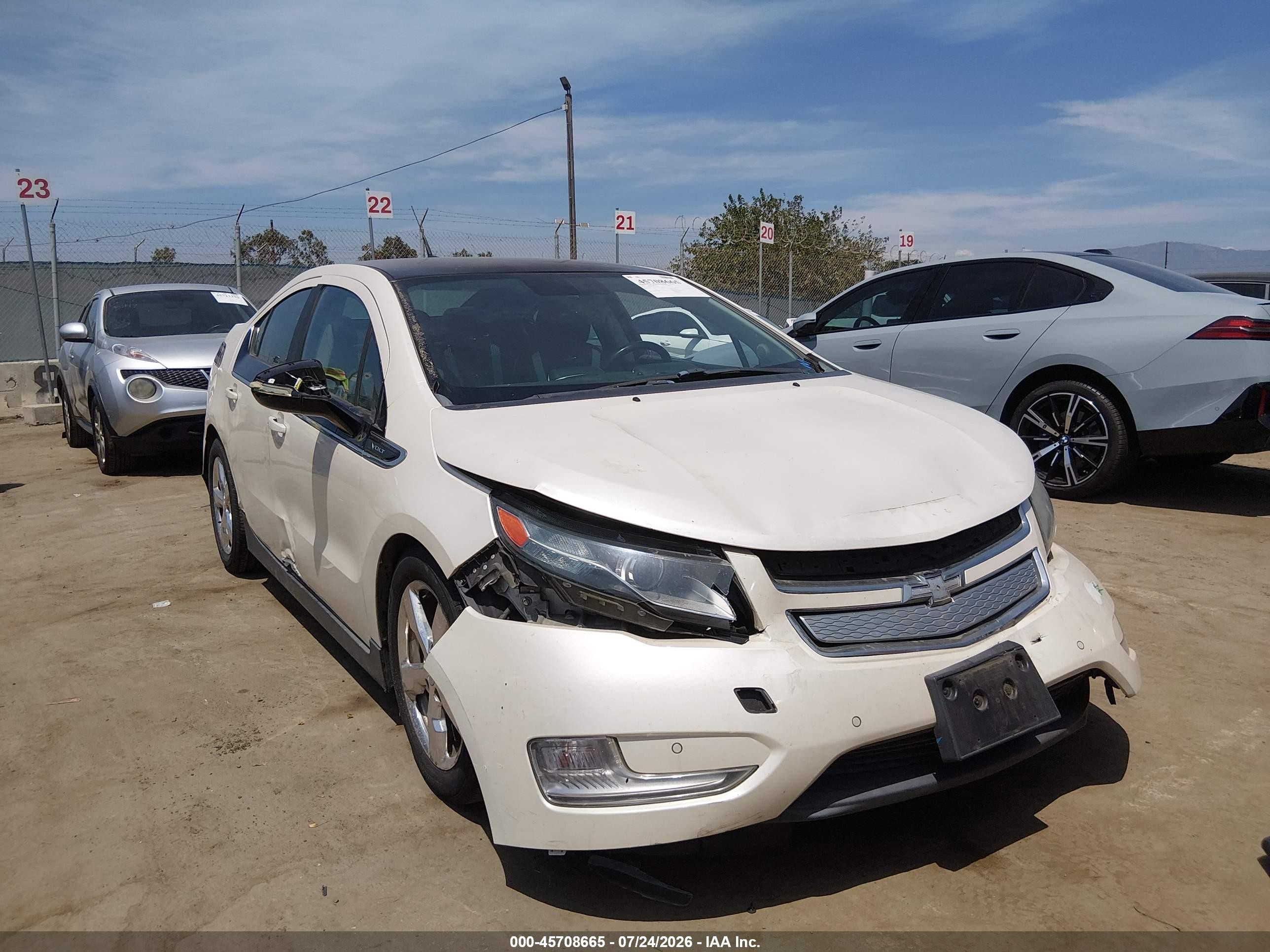 2012 Chevrolet Volt   White vin: 1G1RH6E42CU123254