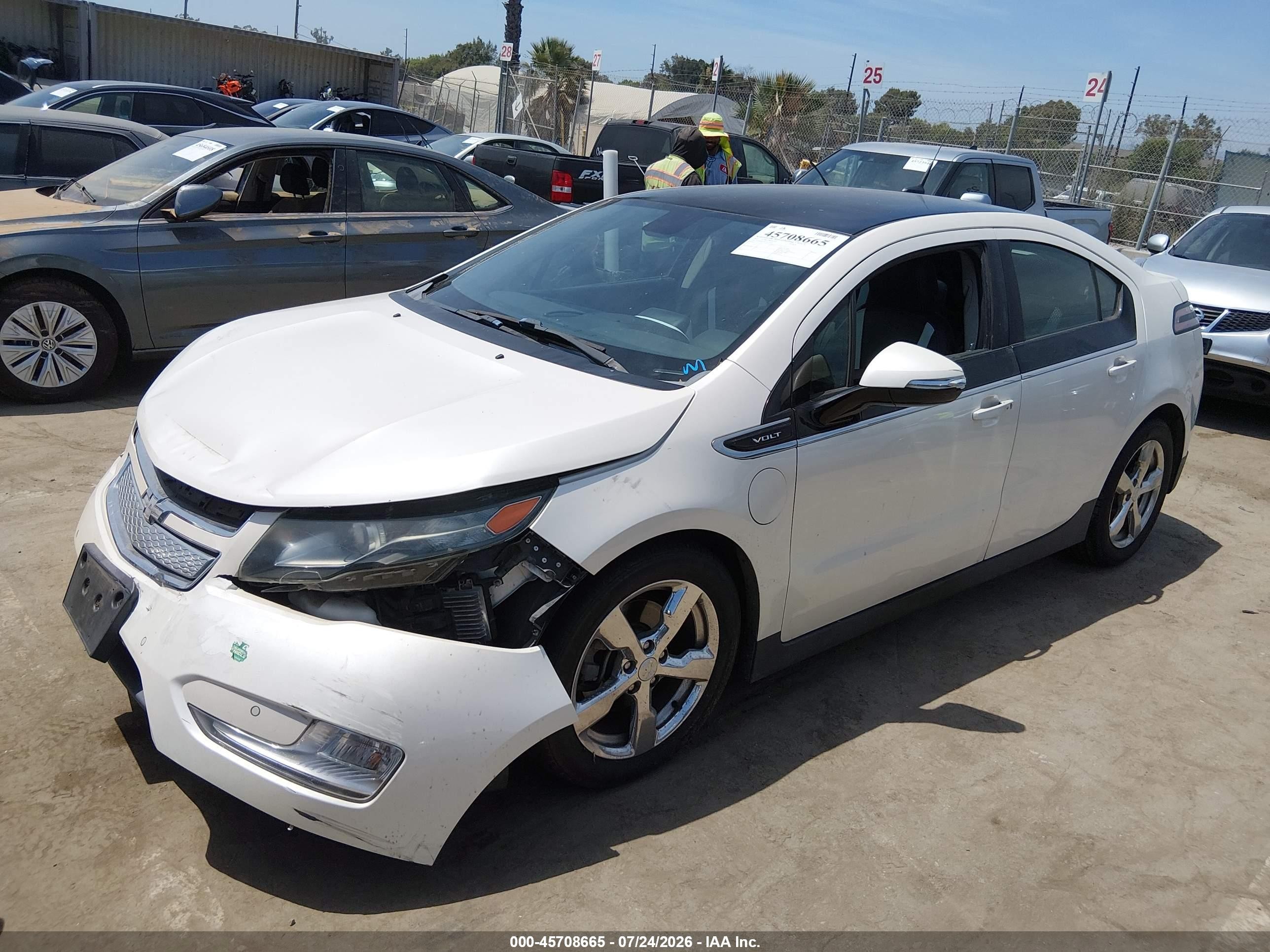 2012 Chevrolet Volt   White vin: 1G1RH6E42CU123254