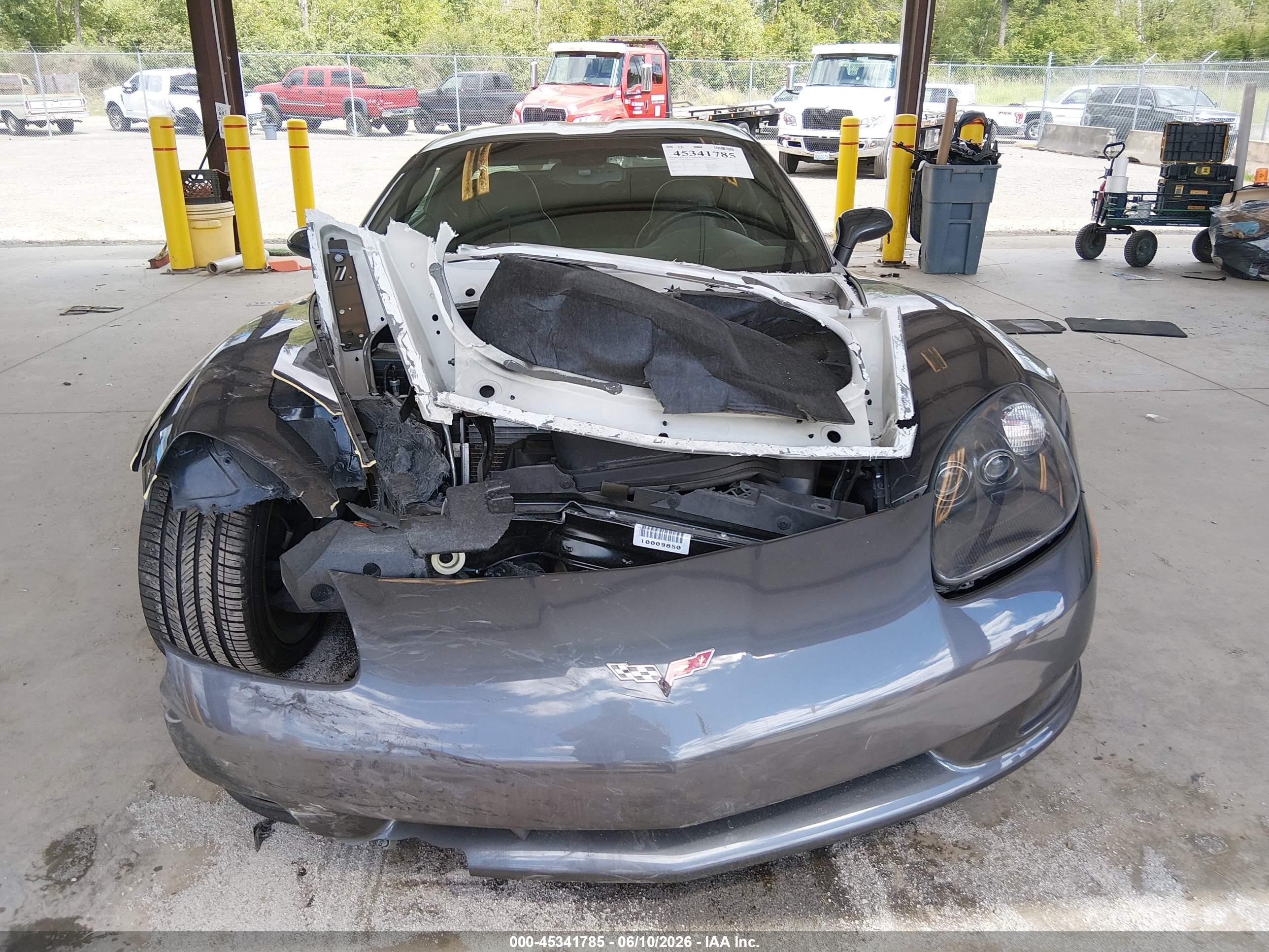 2010 Chevrolet Corvette   Gray vin: 1G1YA2DW1A5107372