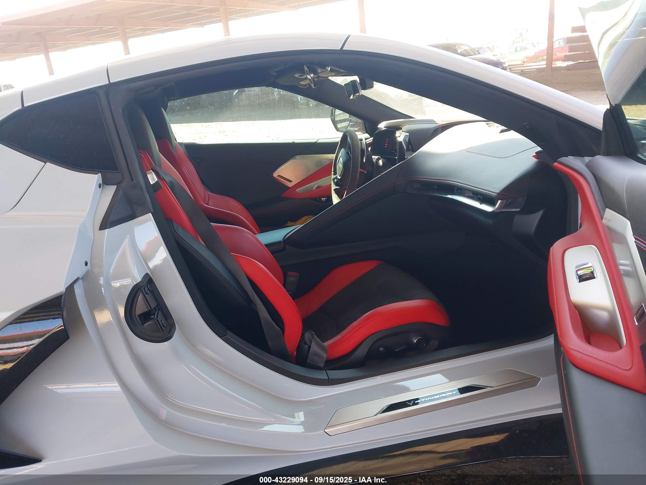 2022 Chevrolet Corvette Stingray Rwd  2lt Белый vin: 1G1YB2D47N5118202