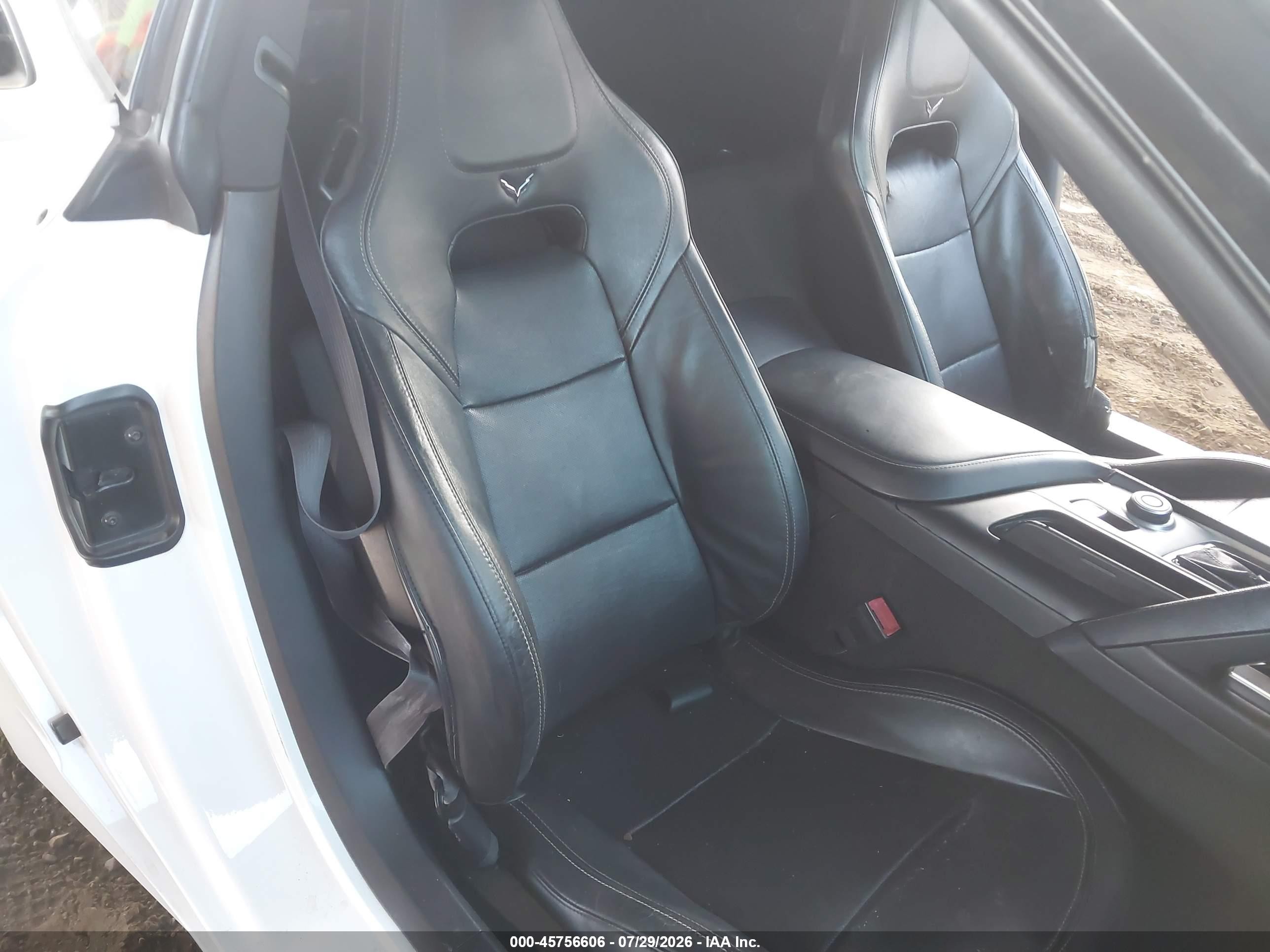 2014 Chevrolet Corvette Stingray   Белый vin: 1G1YD2D75E5107302