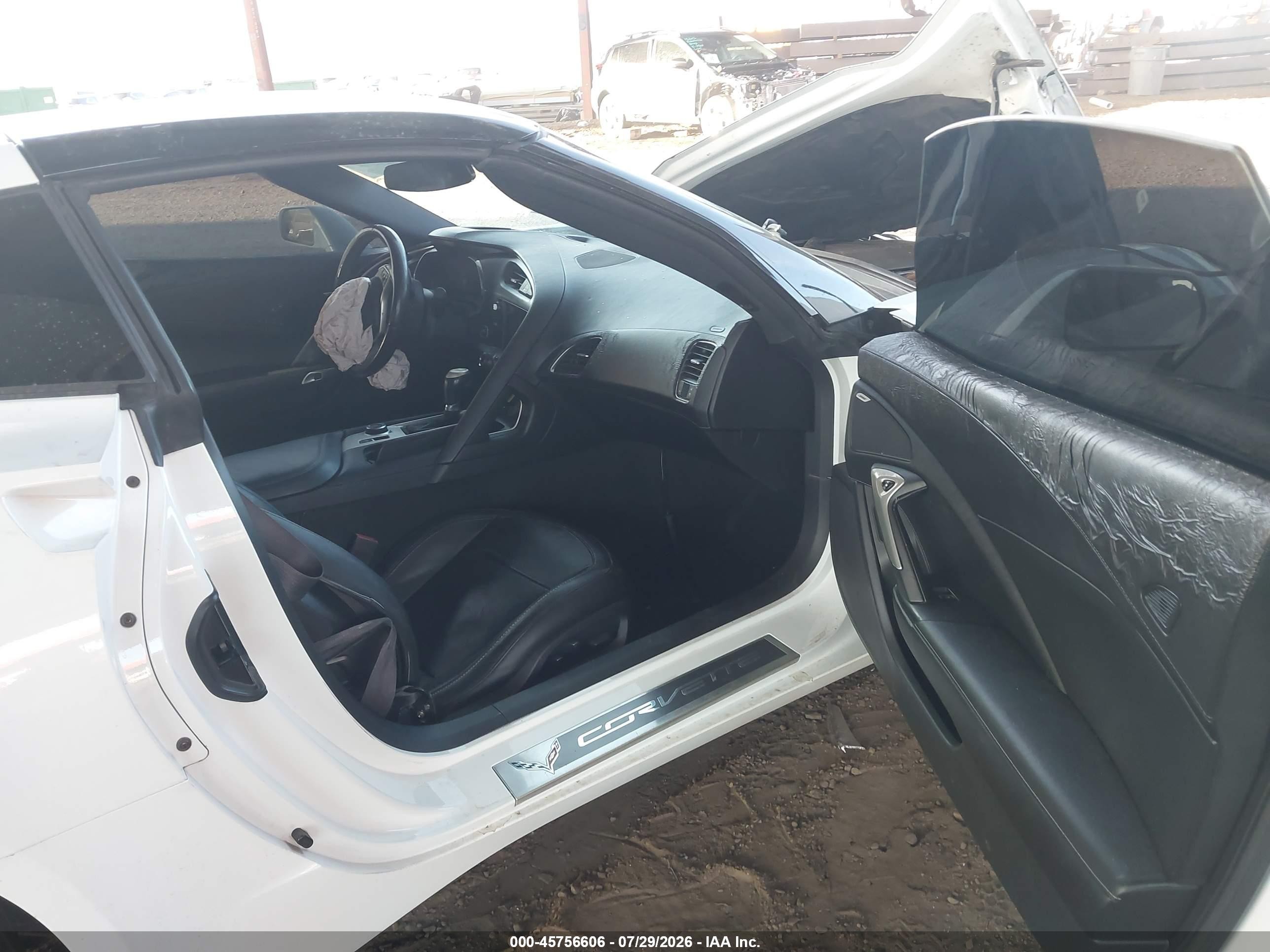 2014 Chevrolet Corvette Stingray   Белый vin: 1G1YD2D75E5107302