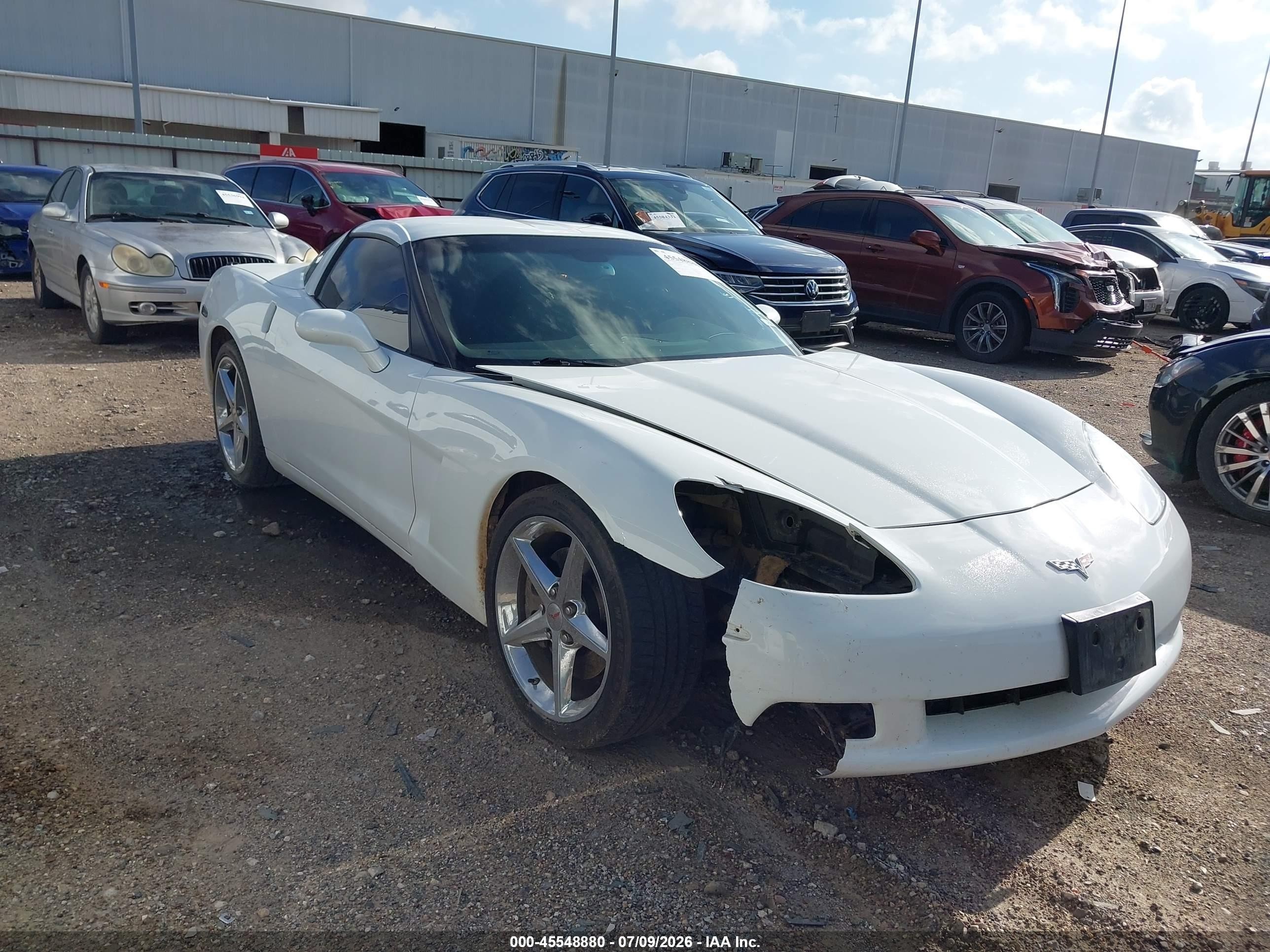 2011 Chevrolet Corvette   Белый vin: 1G1YF2DW3B5108591
