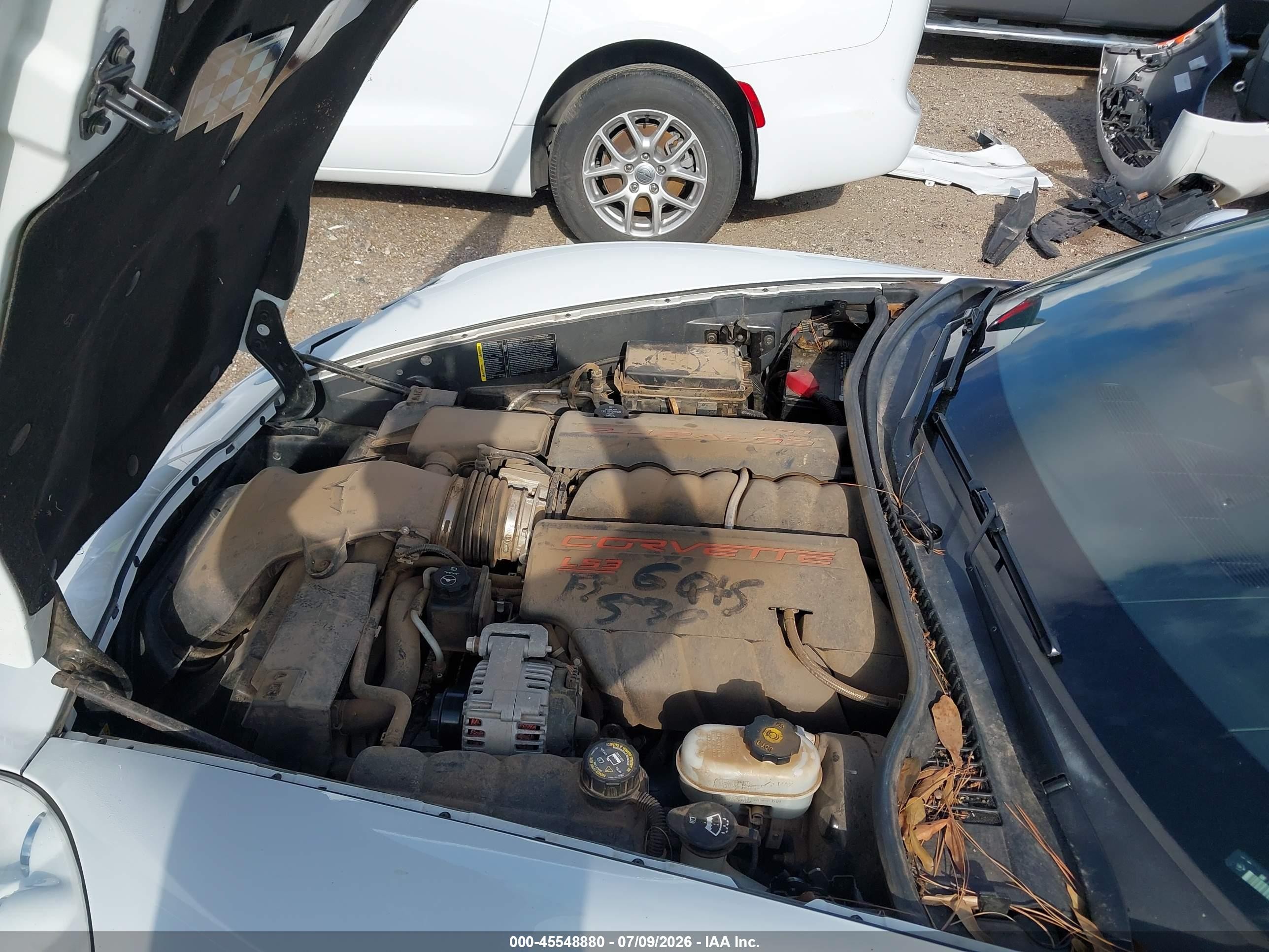 2011 Chevrolet Corvette   Белый vin: 1G1YF2DW3B5108591