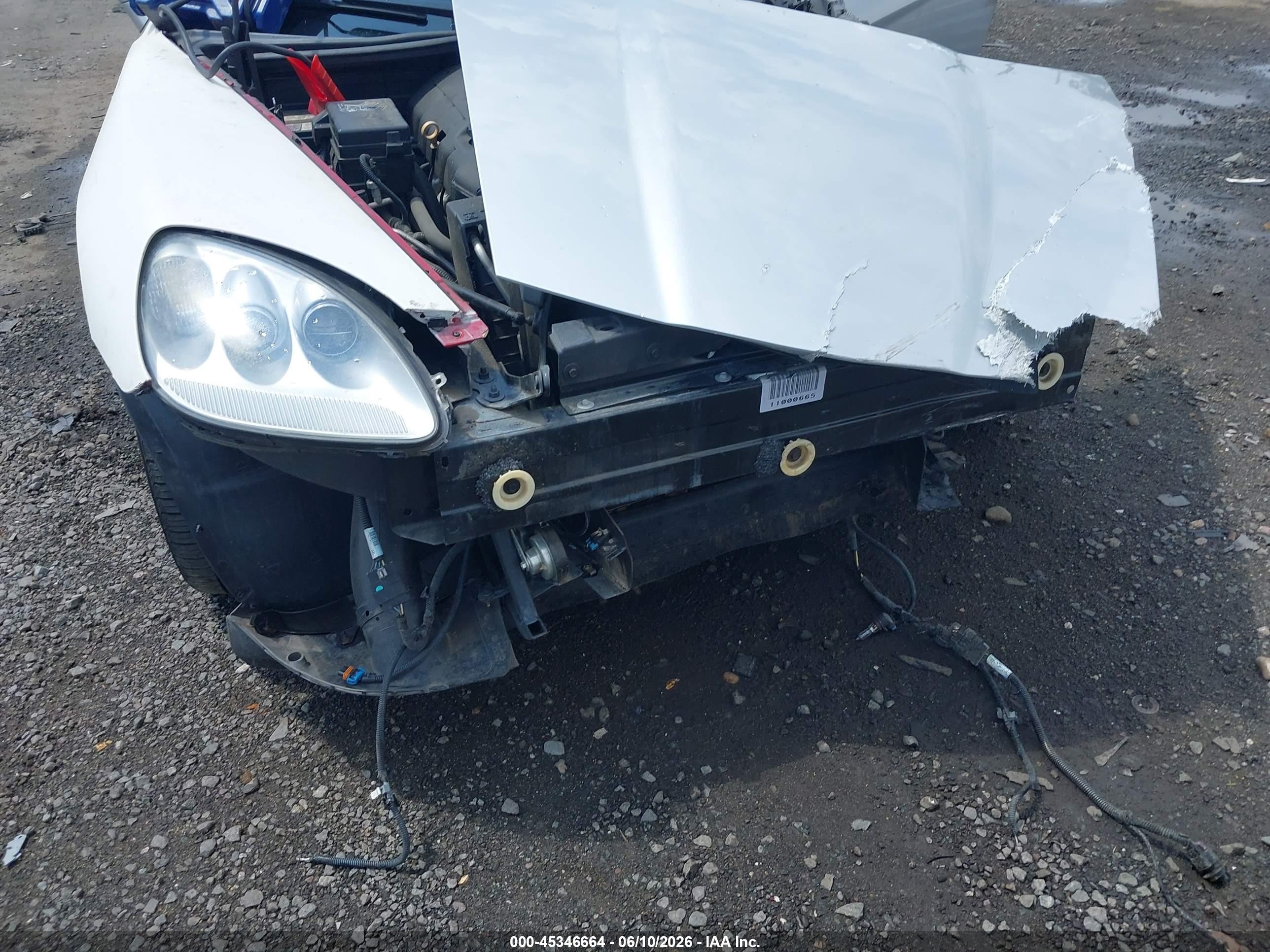 2011 Chevrolet Corvette   Серебряный vin: 1G1YF2DW5B5100623