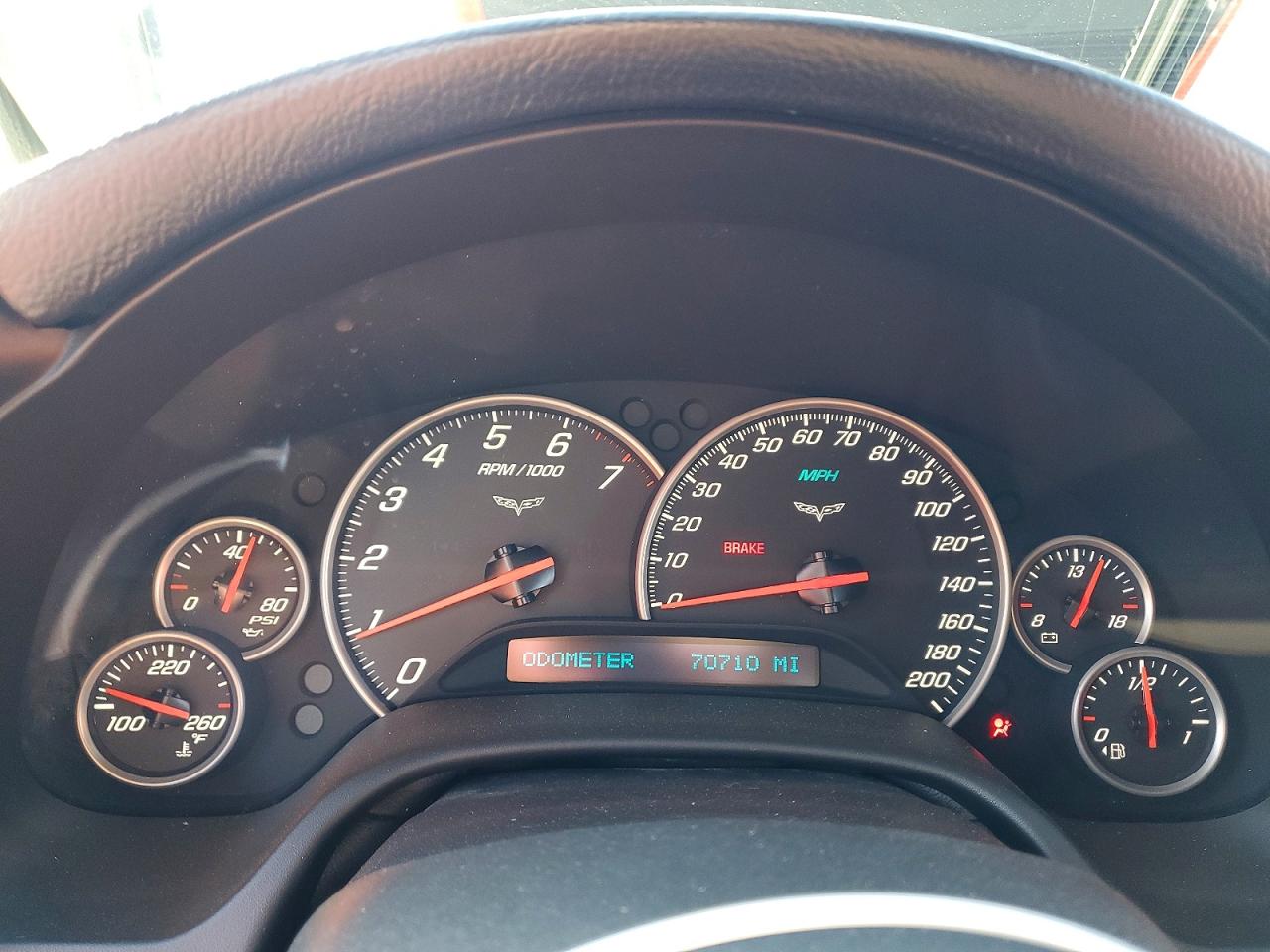 2011 Chevrolet Corvette Orange vin: 1G1YG2DW9B5106244