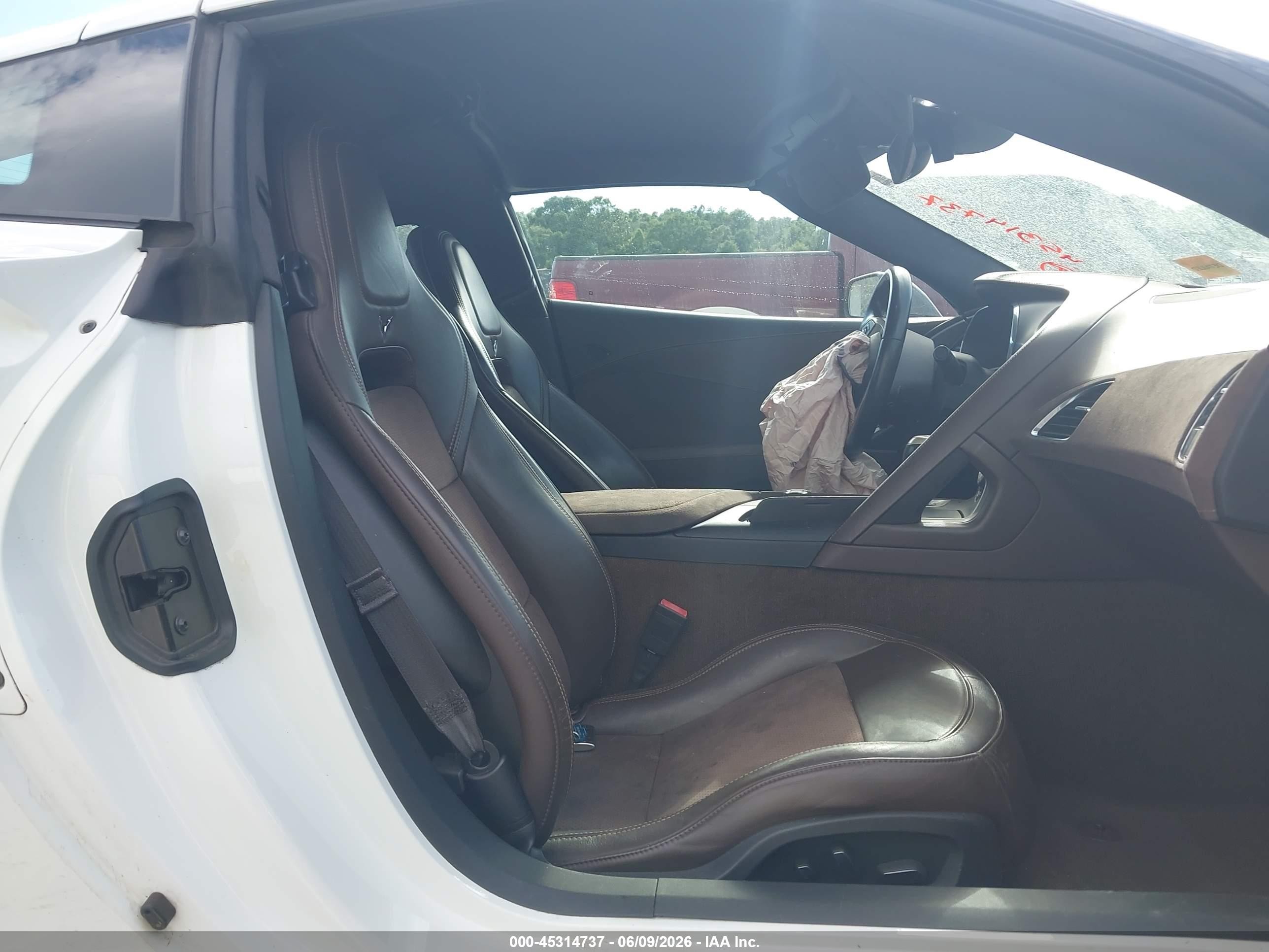 2014 Chevrolet Corvette Stingray Z51 White vin: 1G1YM2D75E5125881
