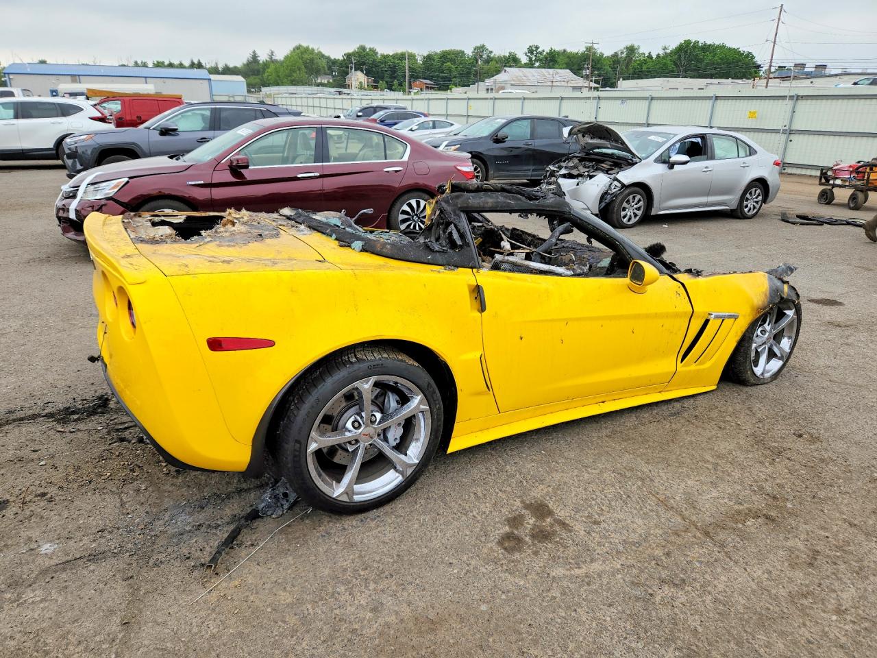 2011 Chevrolet Corvette Grand Sport Yellow vin: 1G1YS3DW5B5100753