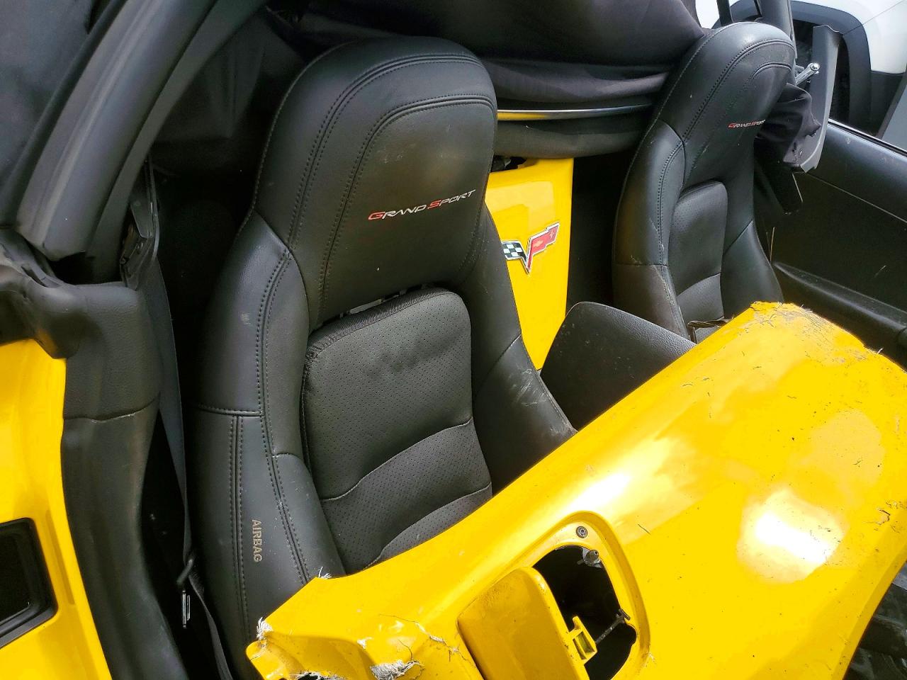 2011 Chevrolet Corvette Grand Sport Yellow vin: 1G1YW3DW5B5111532