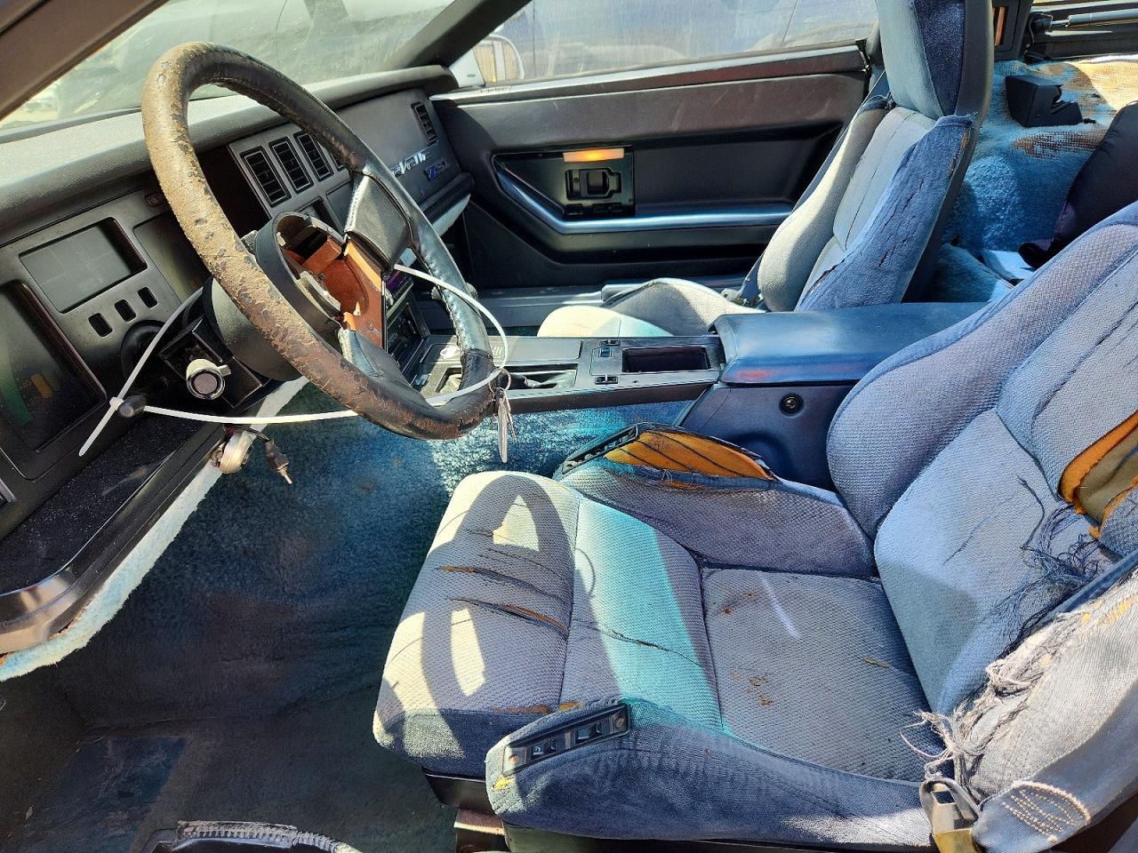 1985 Chevrolet Corvette Two Tone vin: 1G1YY0782F5133192