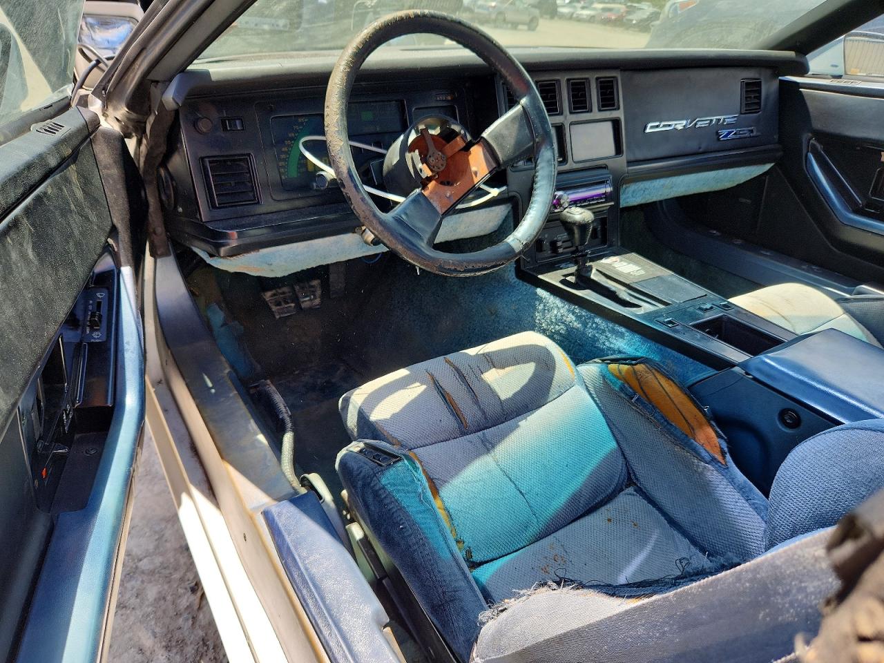 1985 Chevrolet Corvette Two Tone vin: 1G1YY0782F5133192