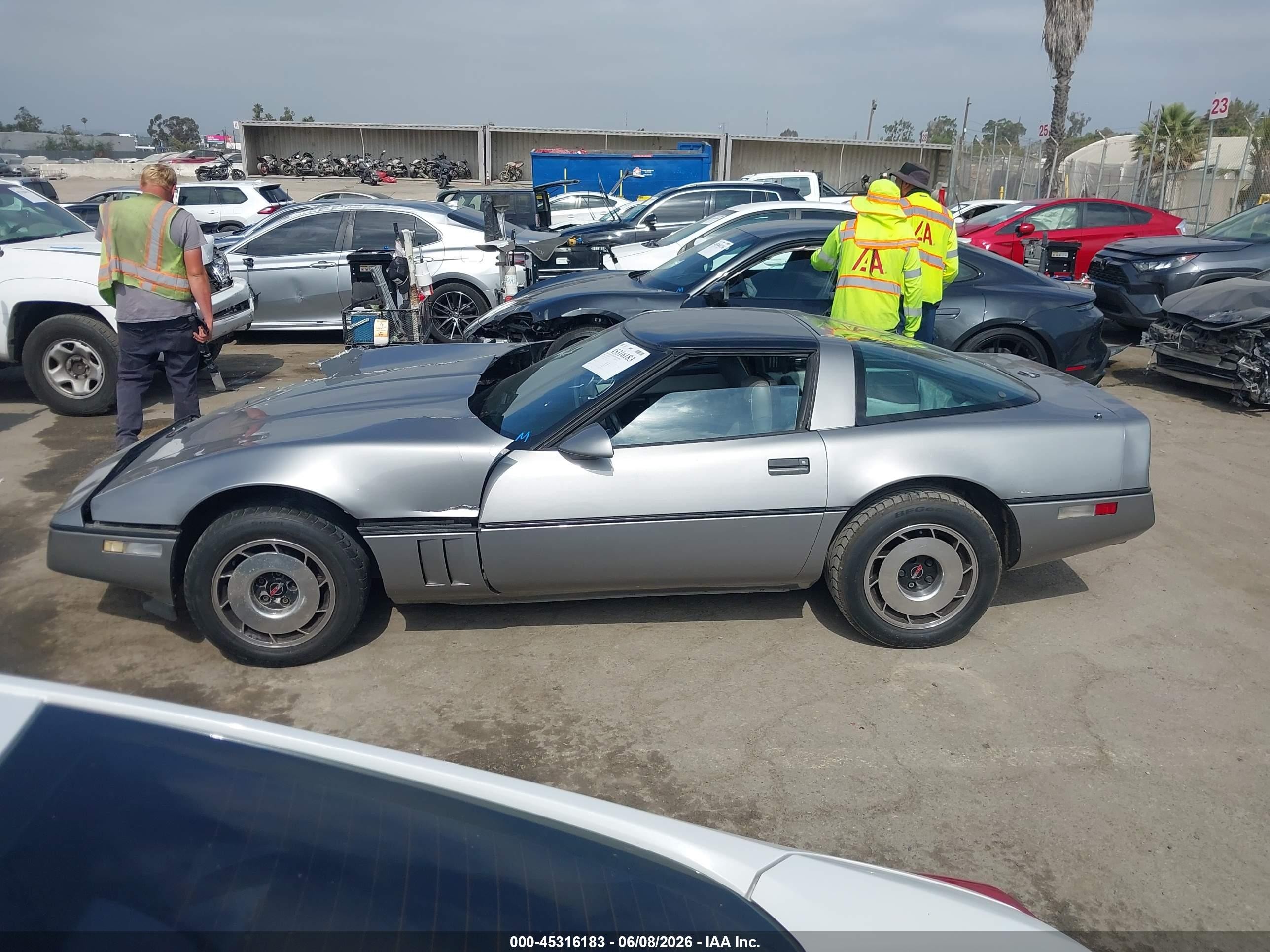 1985 Chevrolet Corvette   Gray vin: 1G1YY0783F5113968