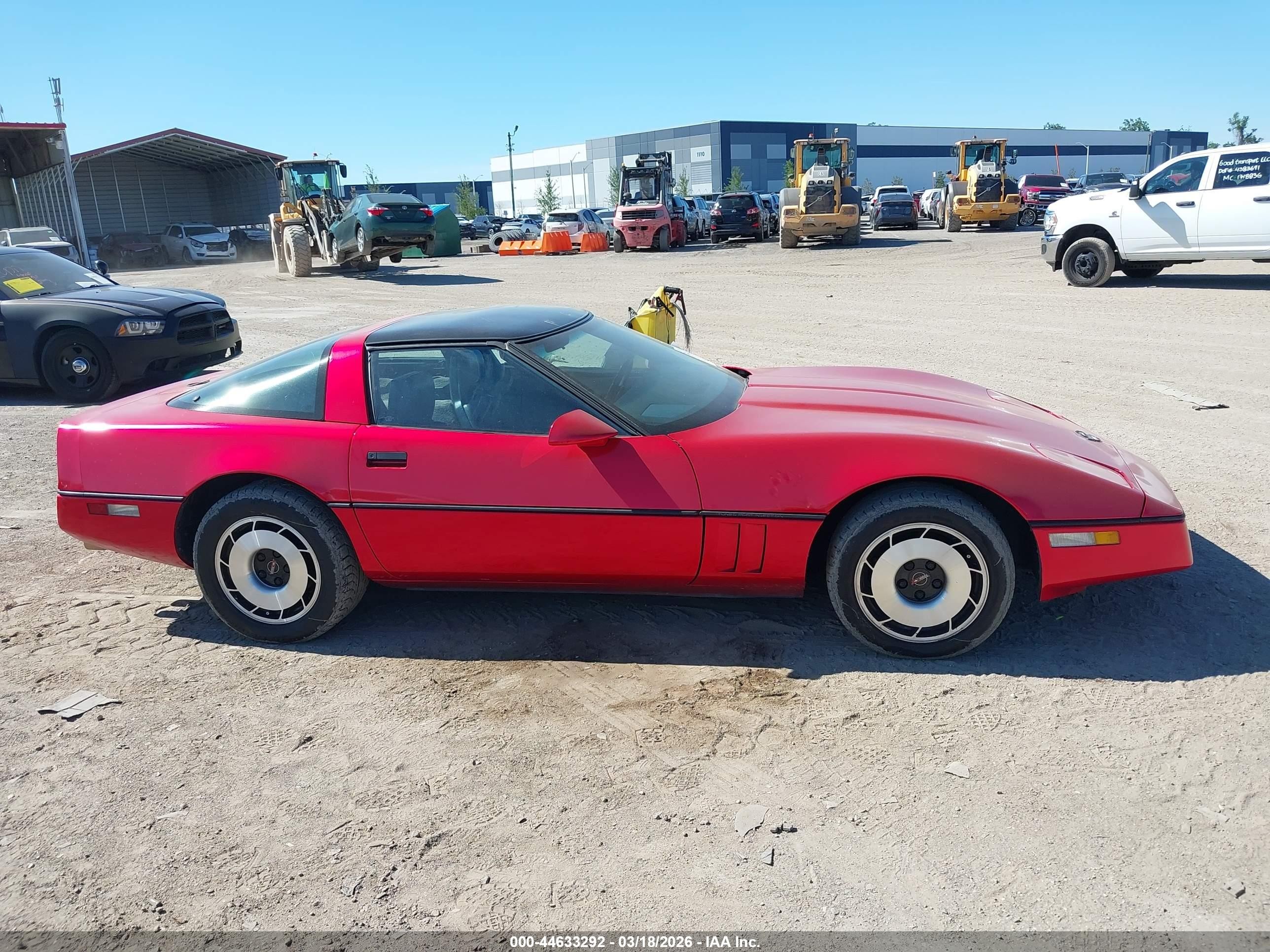1985 Chevrolet Corvette   Red vin: 1G1YY0783F5132021